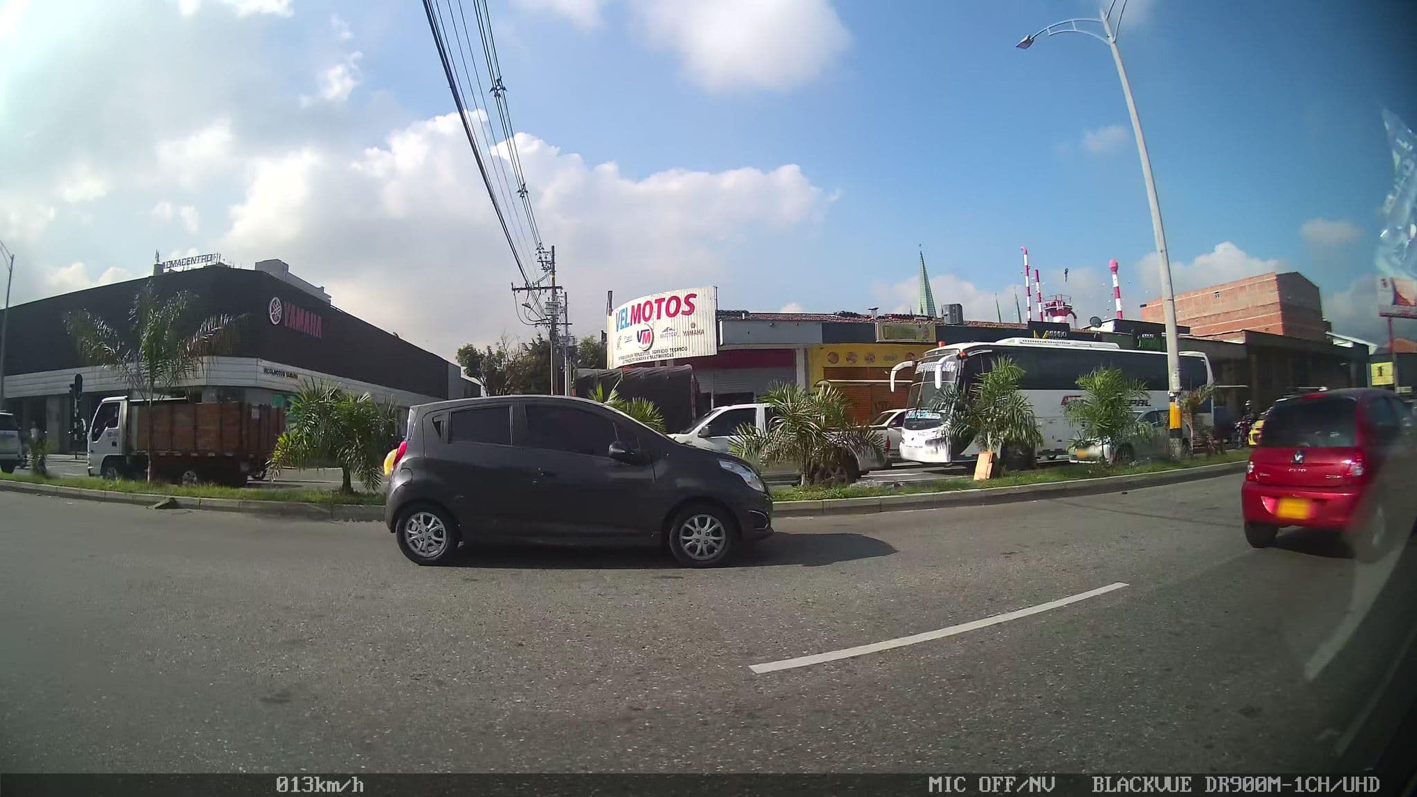 Street view near Motel Extasis, Medellín — © kaart_4 (CC BY-SA · Mapillary)