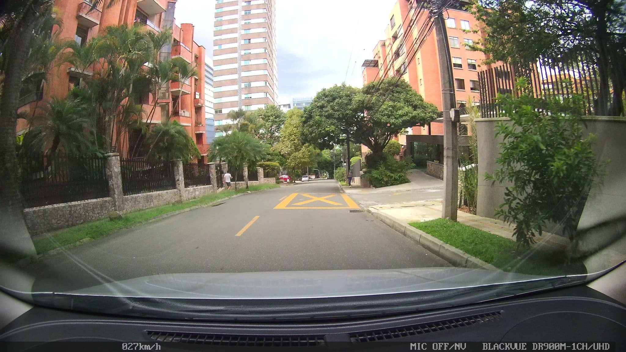 Street view near Hotel Divina Colombia Coveña, Envigado — © kaart_4 (CC BY-SA · Mapillary)
