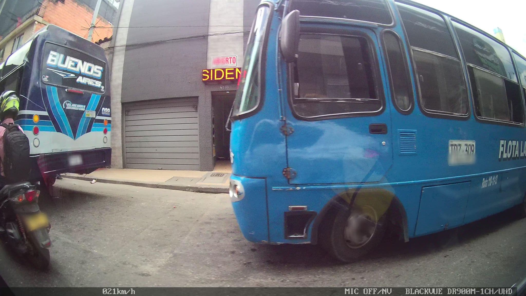 Street view near Hotel D.K. Che, Medellín — © kaart_4 (CC BY-SA · Mapillary)