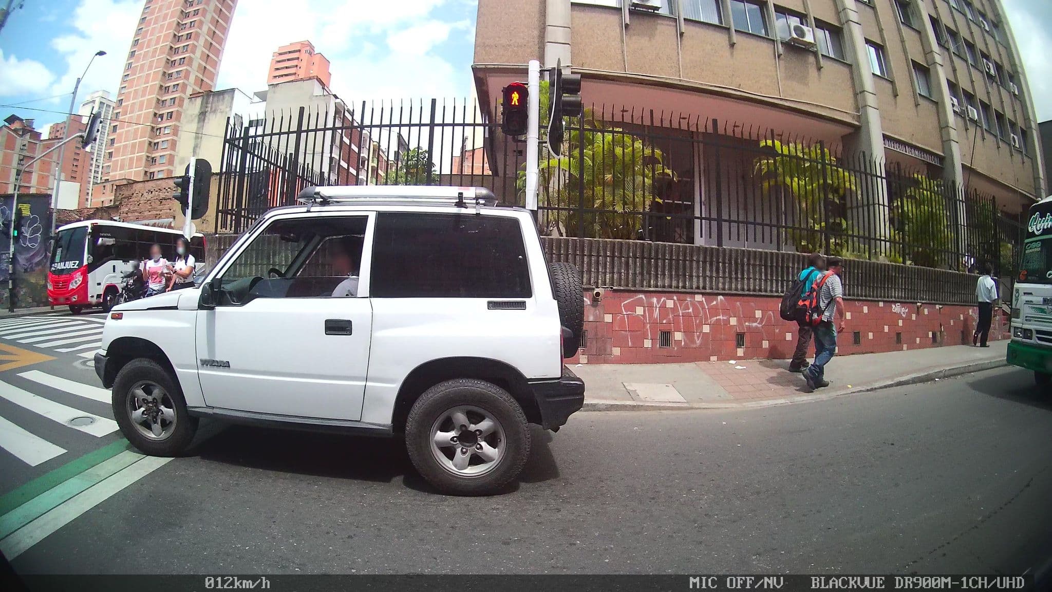 Street view near Hotel Madrid, Medellín — © kaart_4 (CC BY-SA · Mapillary)