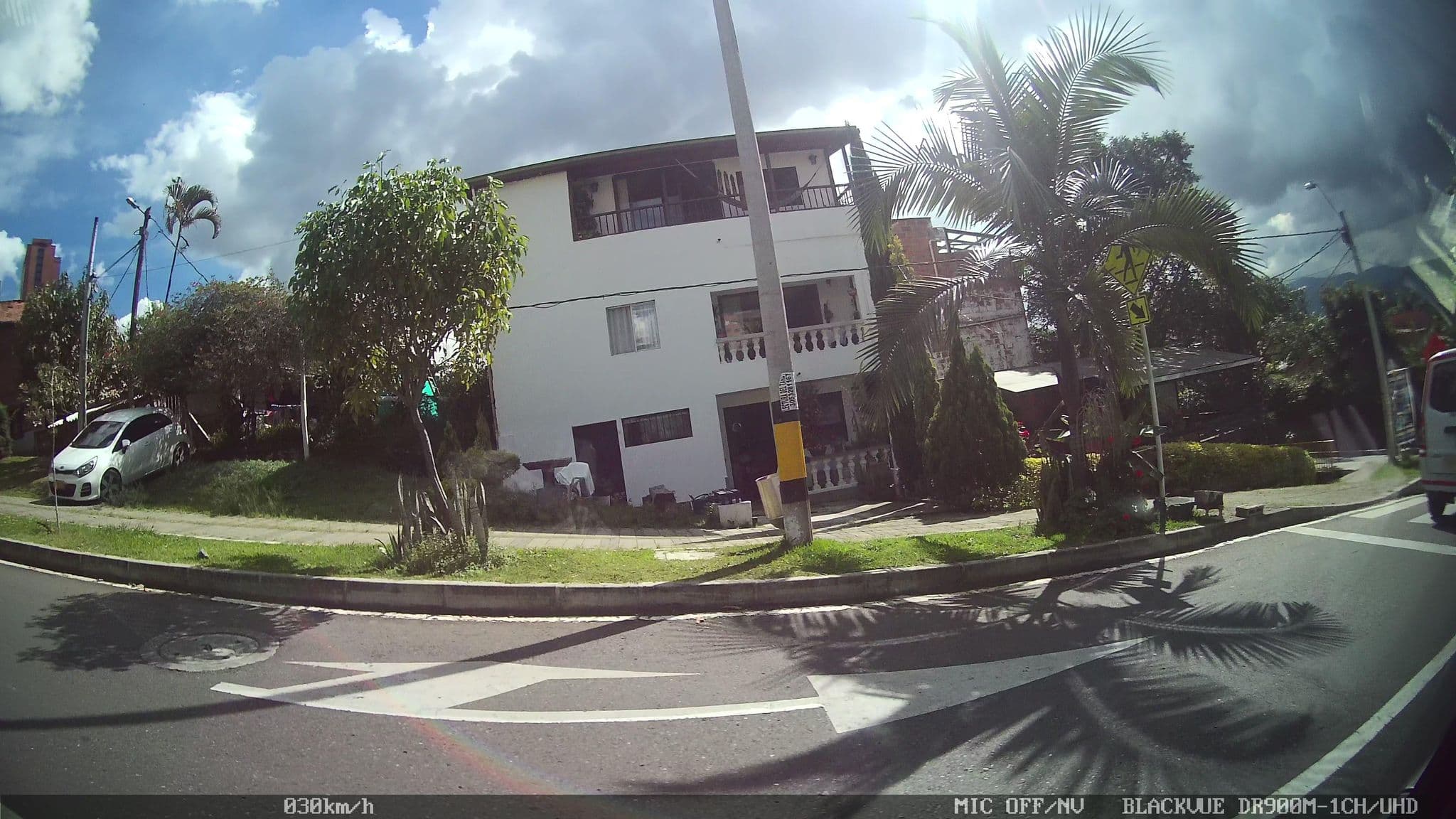 Street view near Hotel Blue Suites, Envigado — © kaart_4 (CC BY-SA · Mapillary)