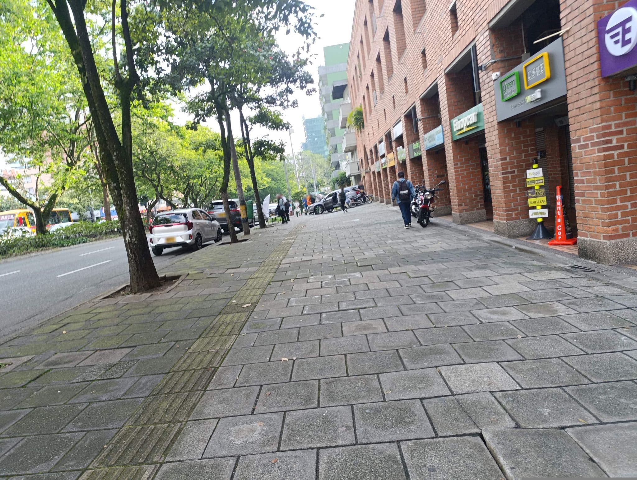 Street view near Montes Claros Hotel, Medellín — © ValeriaG (CC BY-SA · Mapillary)