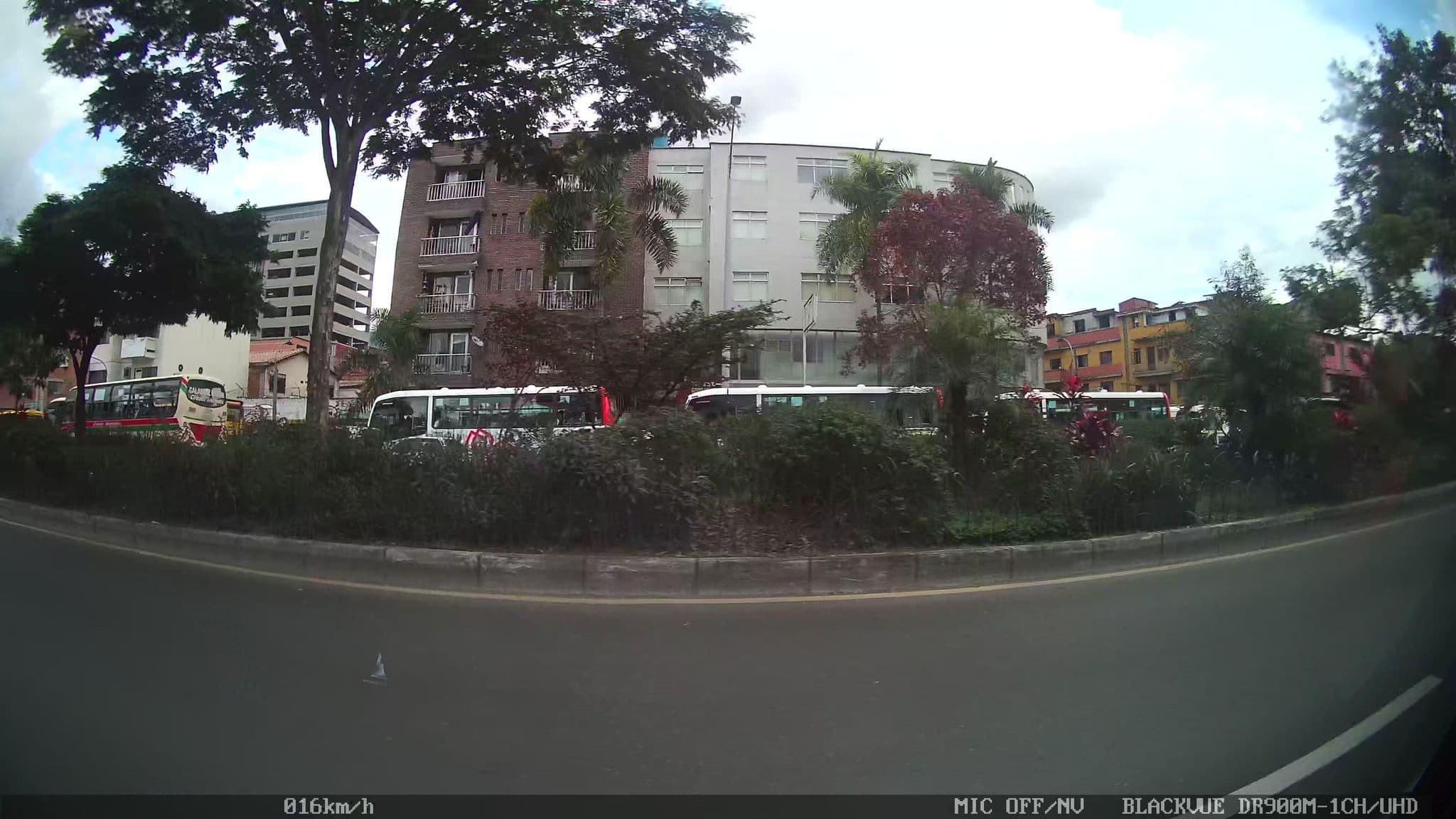 Street view near Aparta Hotel Buenas Noches, Medellín — © kaart_4 (CC BY-SA · Mapillary)