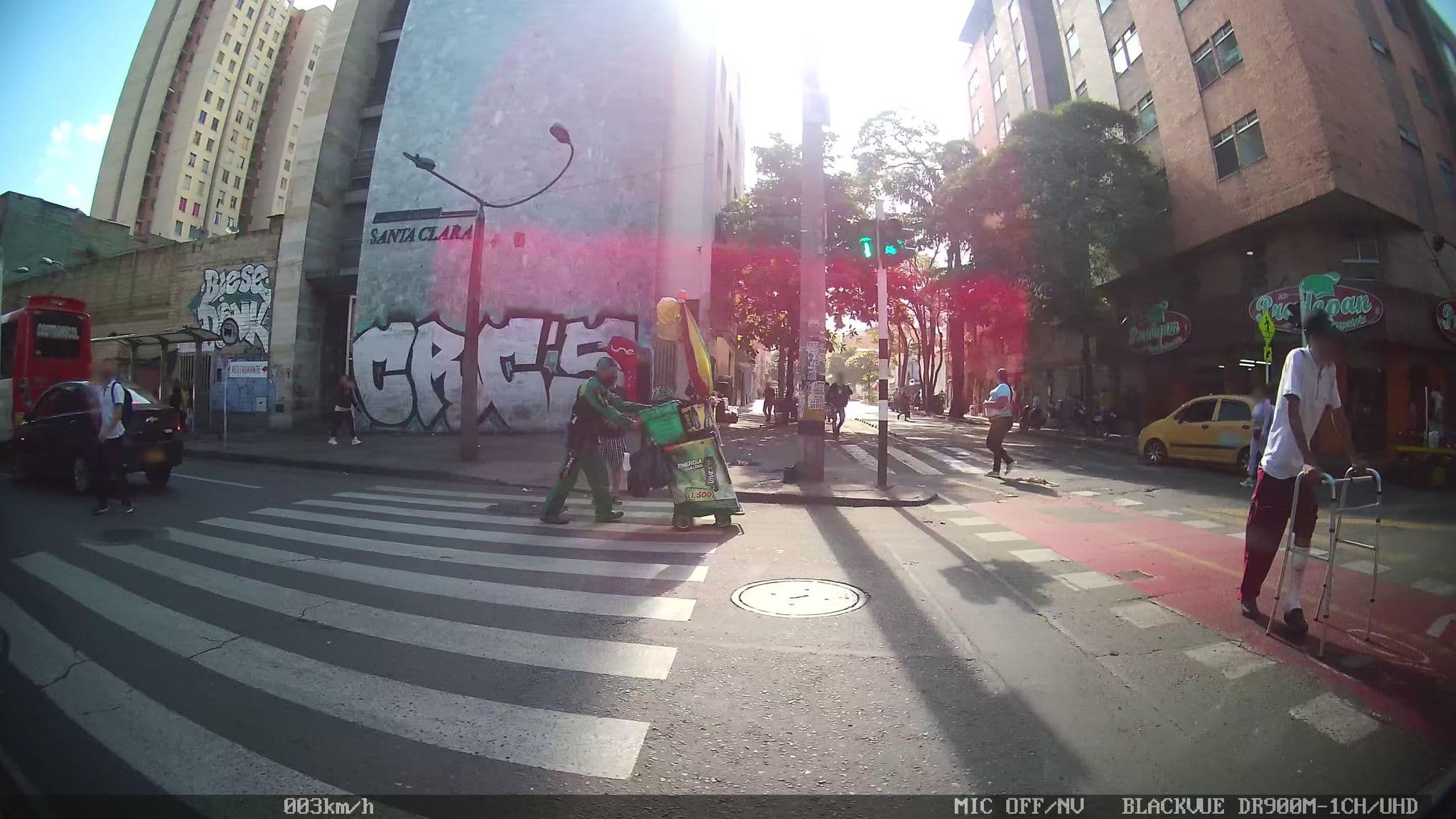 Street view near hotel la paz, Medellín — © kaart_4 (CC BY-SA · Mapillary)