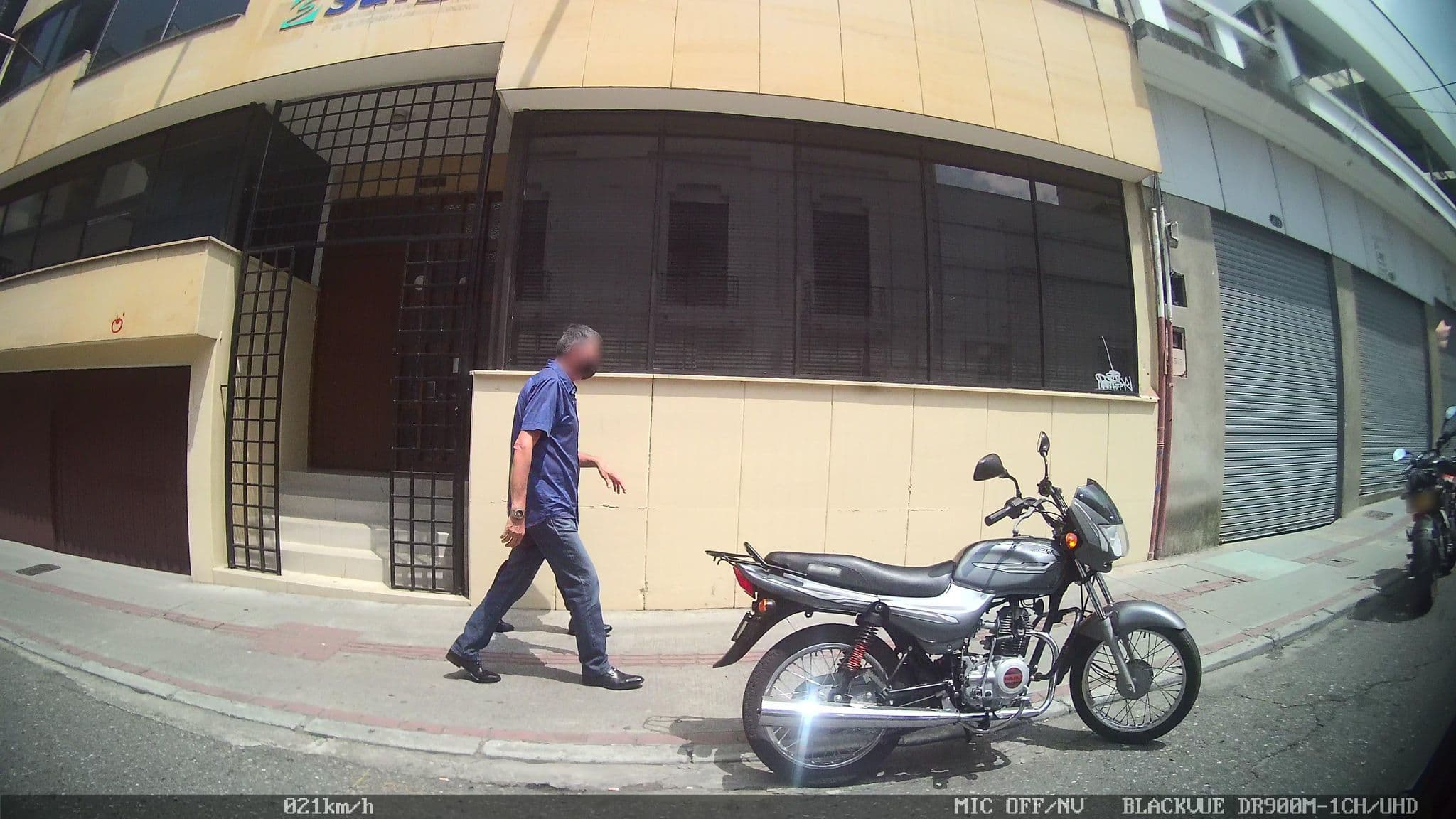 Street view near Hotel Bliss Suite, Medellín — © kaart_4 (CC BY-SA · Mapillary)