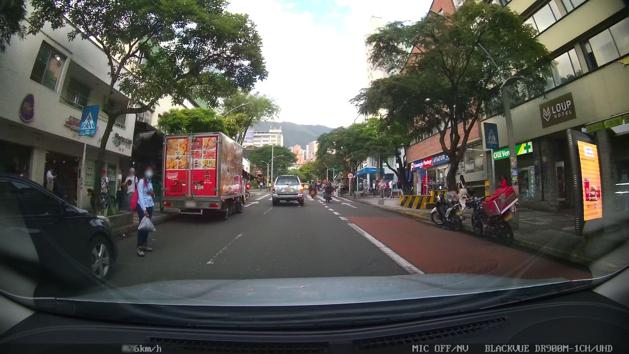 Street view near Hotel Lleras Express, Medellín — © kaart_4 (CC BY-SA · Mapillary)