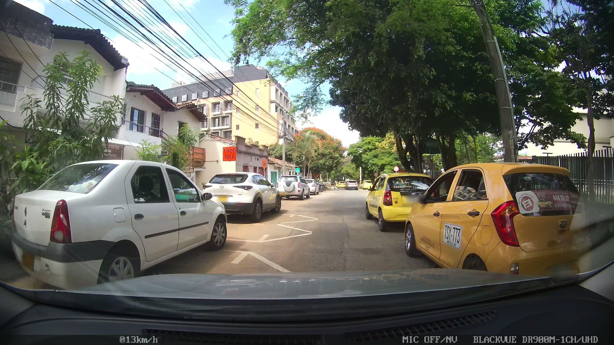 Street view near The Somos Bold, Medellín — © kaart_4 (CC BY-SA · Mapillary)