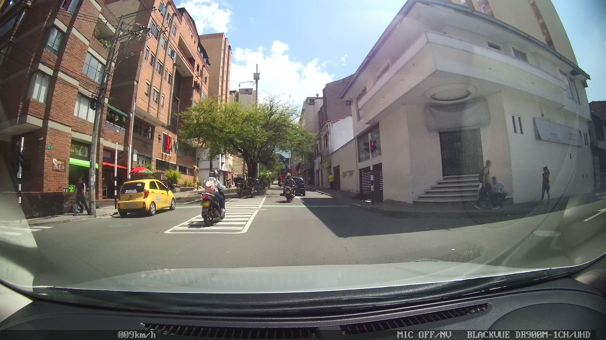 Street view near Manzana Verde, Medellín — © kaart_4 (CC BY-SA · Mapillary)