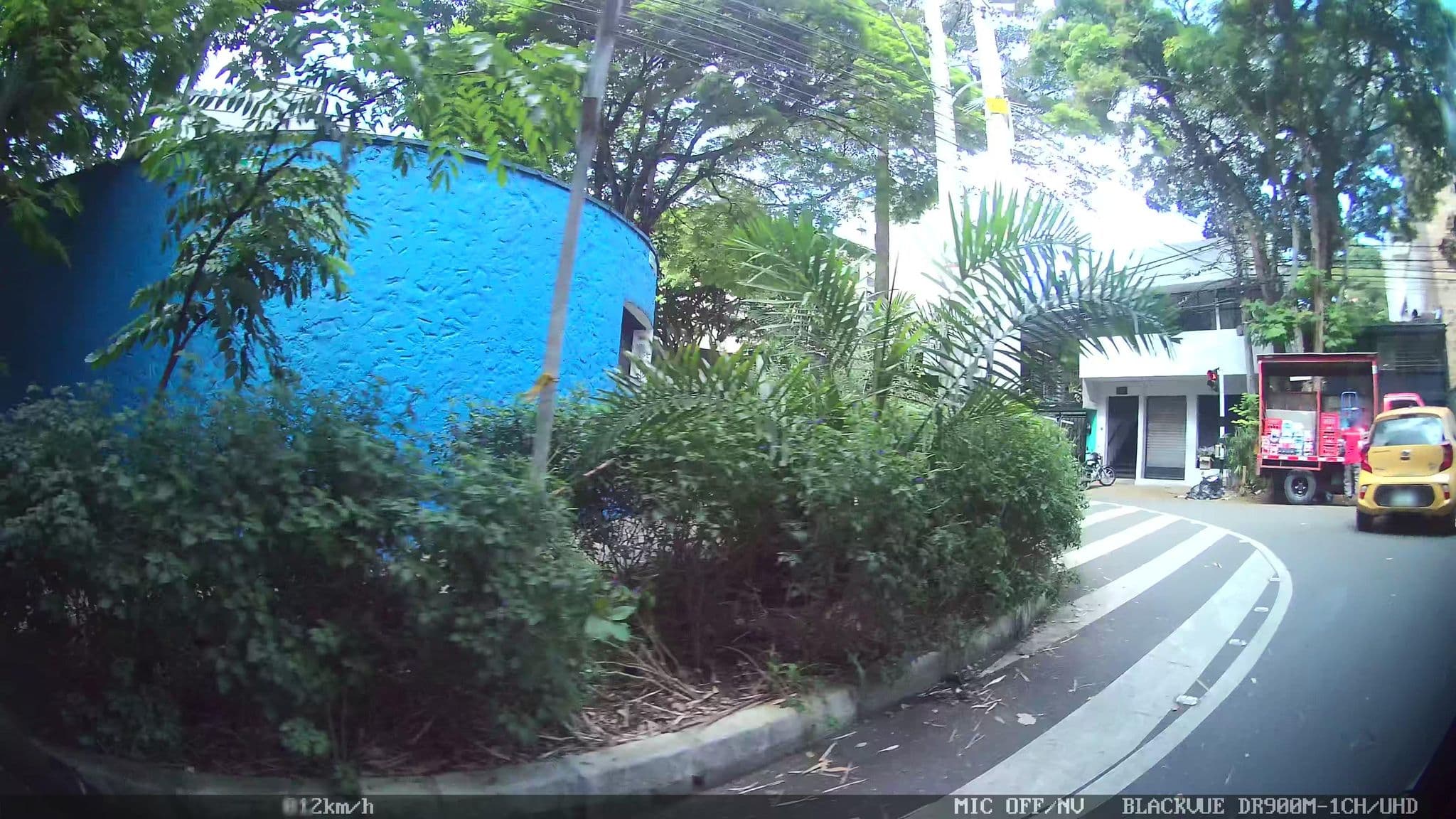 Street view near Acqua, Medellín — © kaart_4 (CC BY-SA · Mapillary)