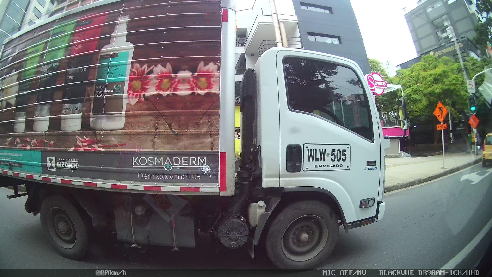 Street view near Provenza Lofts, Medellín — © kaart_4 (CC BY-SA · Mapillary)