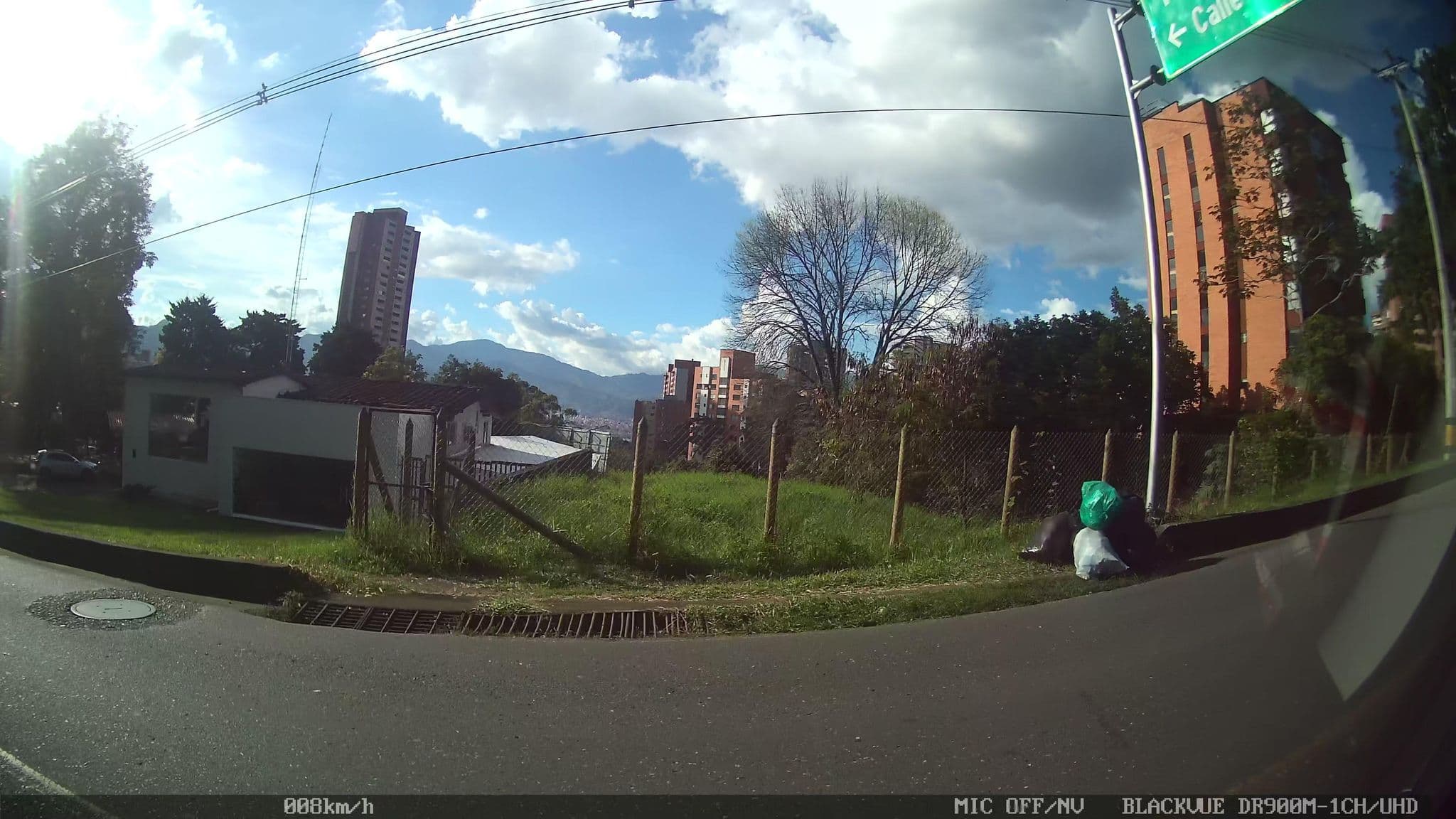 Street view near Cabañas Santa Maria De Los Vientos, Envigado — © kaart_4 (CC BY-SA · Mapillary)
