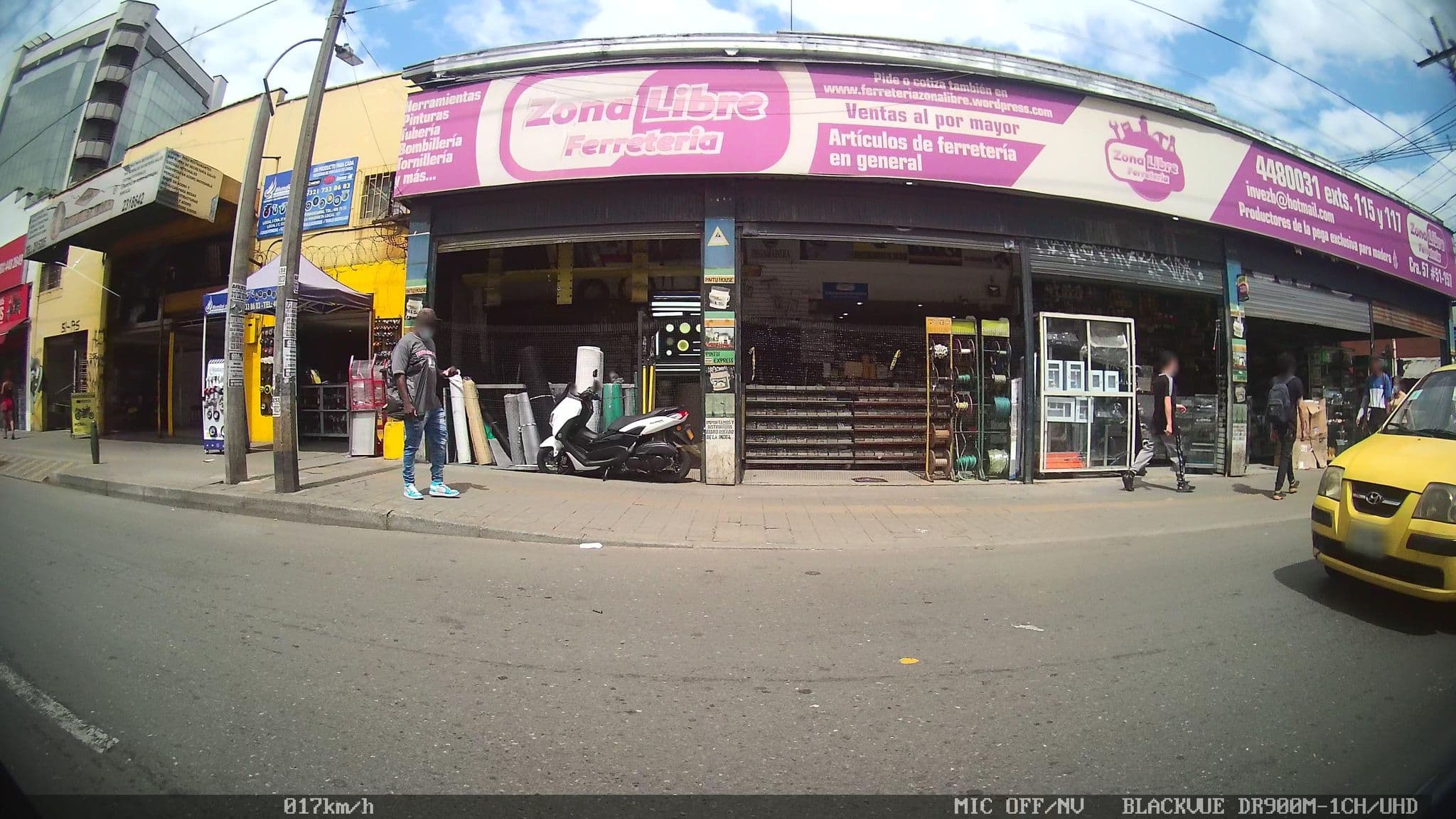 Street view near Hotel Serymar, Medellín — © kaart_4 (CC BY-SA · Mapillary)