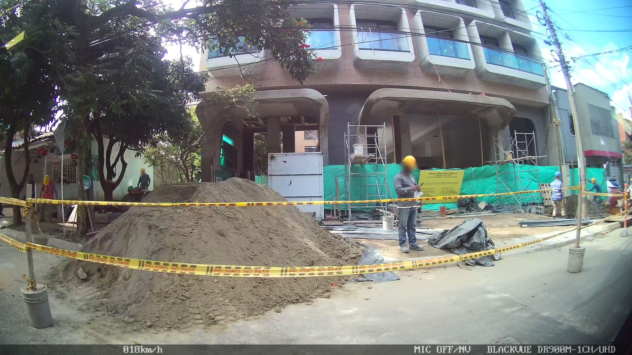 Street view near The Landmark, Medellín — © kaart_4 (CC BY-SA · Mapillary)