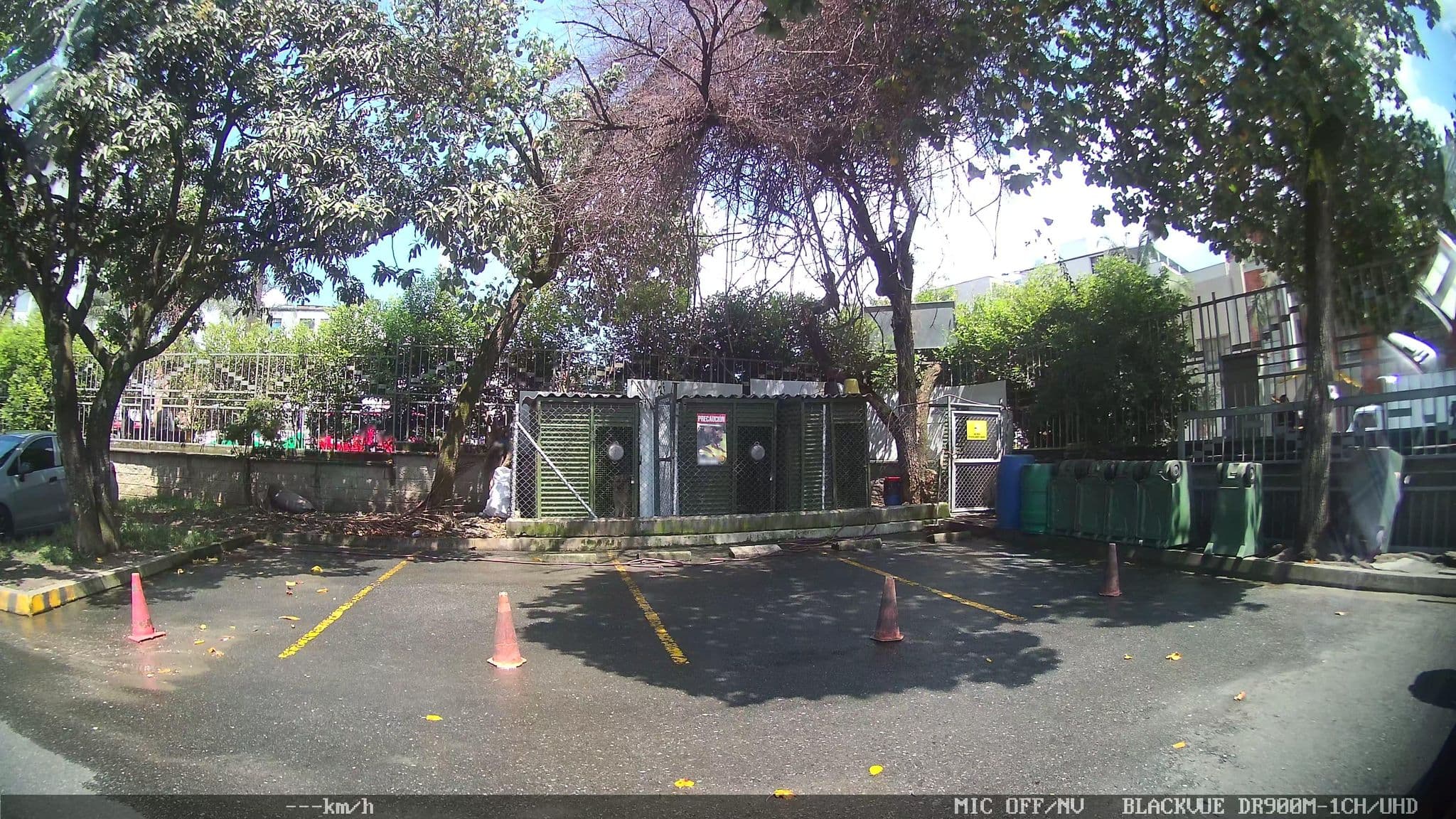 Street view near Hotel Abacoa, Medellín — © kaart_4 (CC BY-SA · Mapillary)