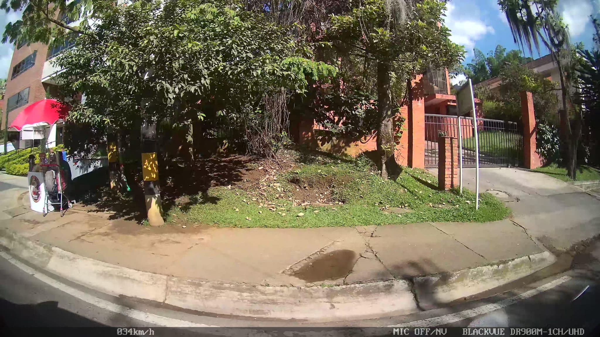 Street view near Versus Hotels, Envigado — © kaart_4 (CC BY-SA · Mapillary)