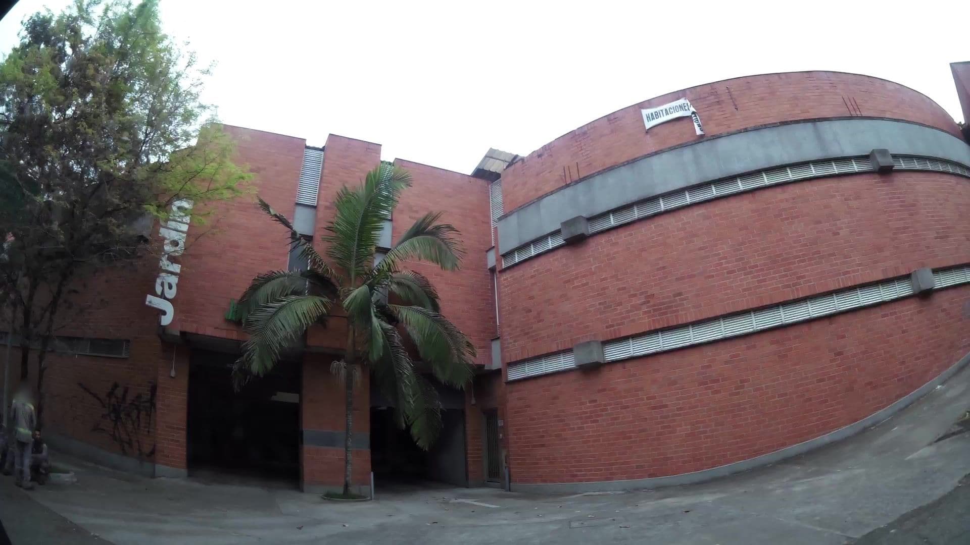 Street view near Hostal Jardín, Medellín — © kaartcam (CC BY-SA · Mapillary)