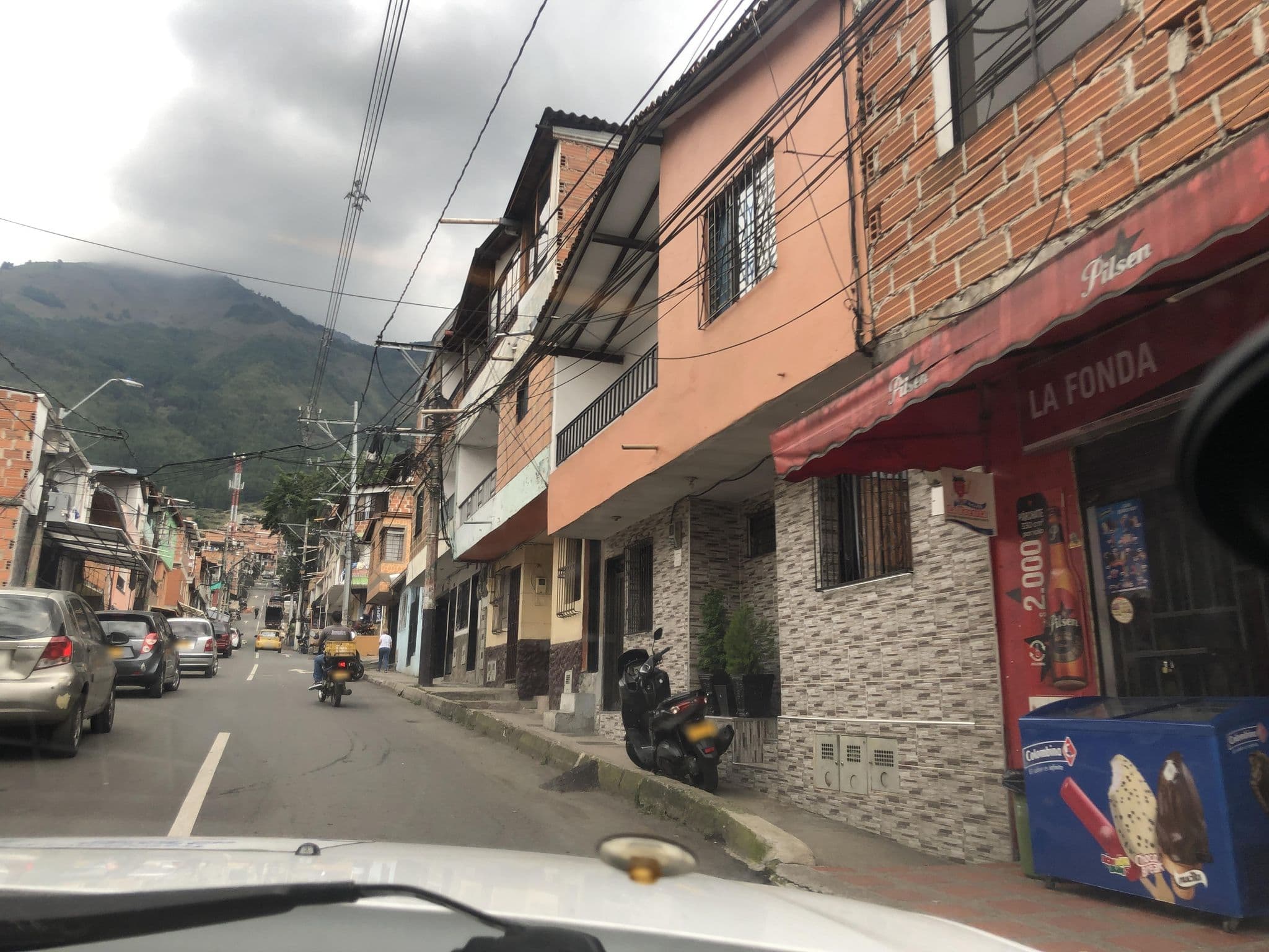 Street view near Hotel Brisas del Oasis, Bello — © dapear29 (CC BY-SA · Mapillary)