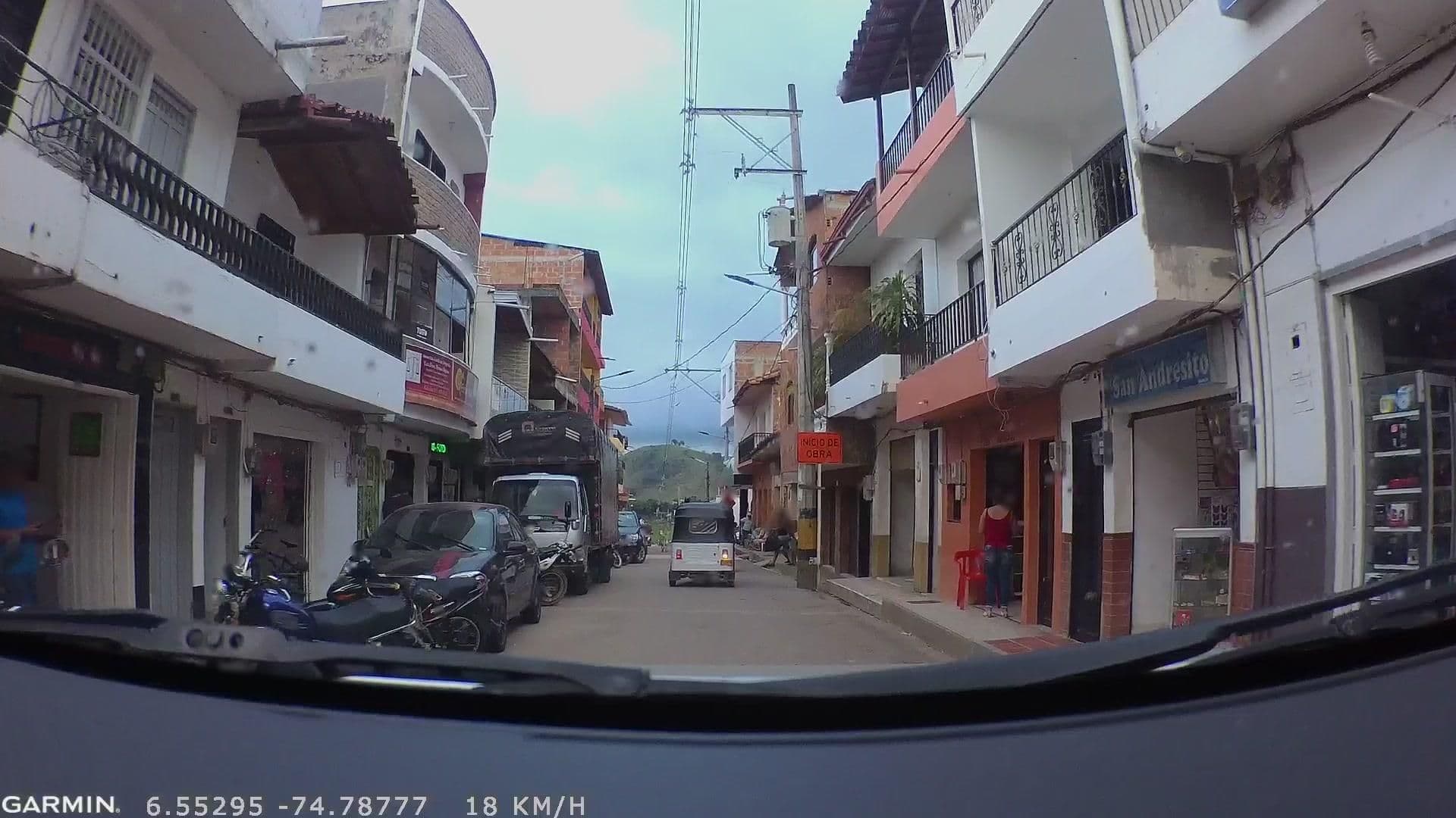 Street view near Hotel El Ganadero, Maceo — © santi1708 (CC BY-SA · Mapillary)
