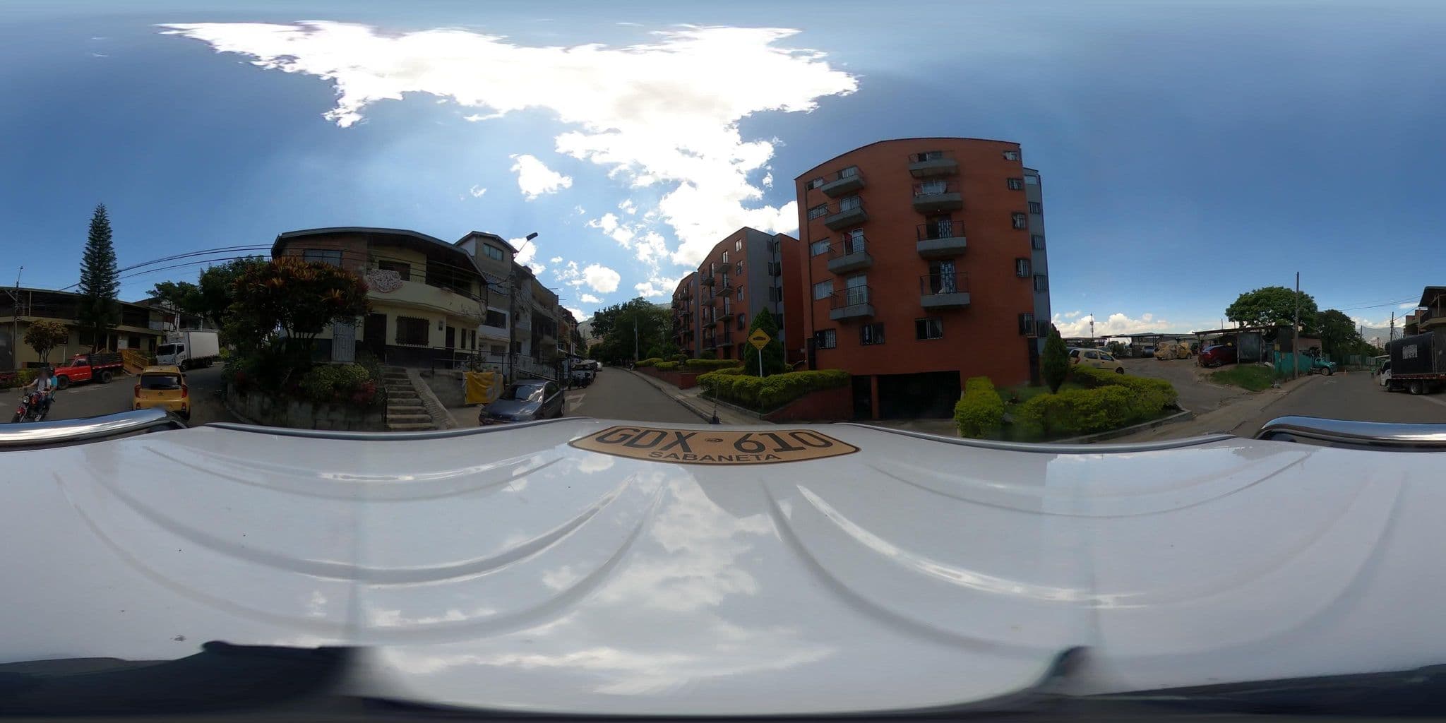 Street view near Hotel El Condado, Medellín — © gjbustamo (CC BY-SA · Mapillary)