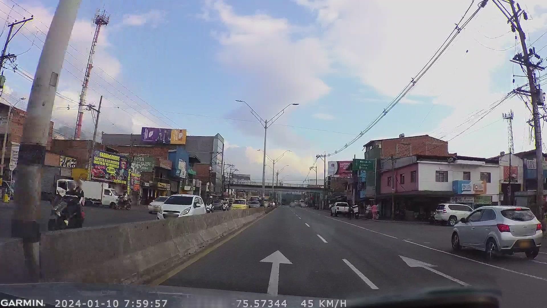 Street view near Hotel Caribe Plaza, Medellín — © ljtoro (CC BY-SA · Mapillary)