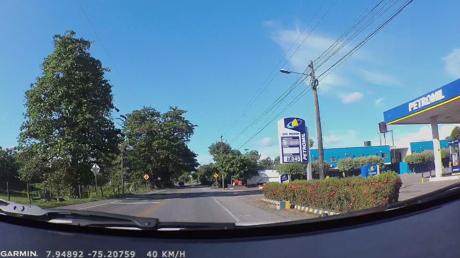 Street view near Hotel Rioman, Caucasia — © santi1708 (CC BY-SA · Mapillary)
