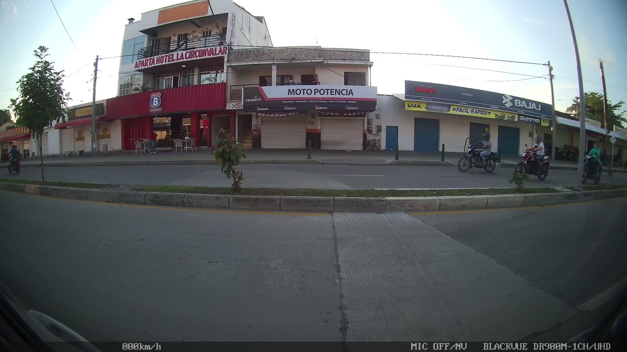 Street view near apartahotel la circunvalar, Montería — © kaart_2 (CC BY-SA · Mapillary)