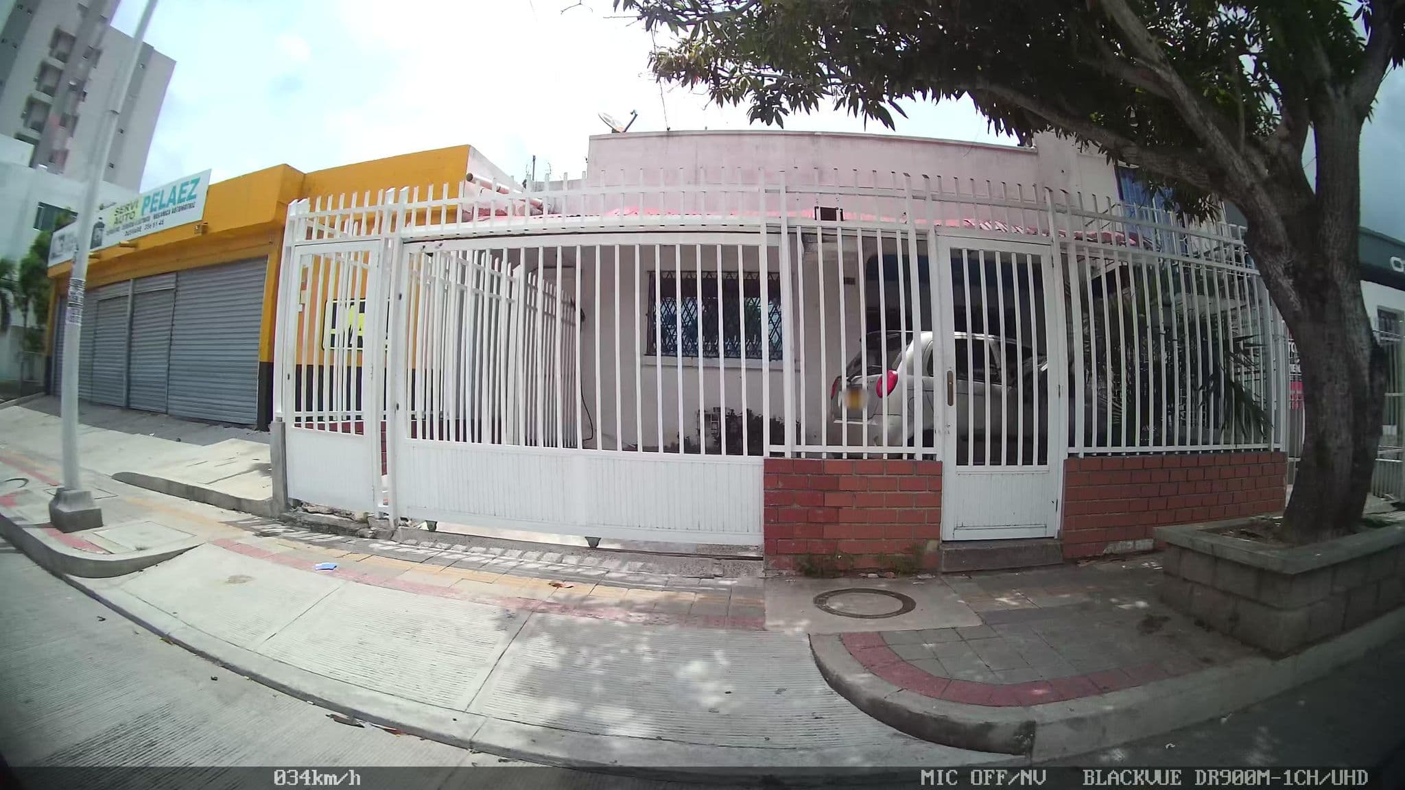 Street view near Oscar Hospedaje Tambien, Barranquilla — © kaart_2 (CC BY-SA · Mapillary)