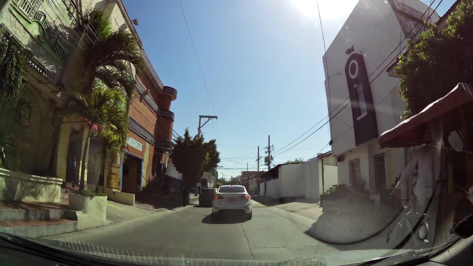 Street view near Venecia Hotel Disco Bar, Barranquilla — © kaartcam (CC BY-SA · Mapillary)