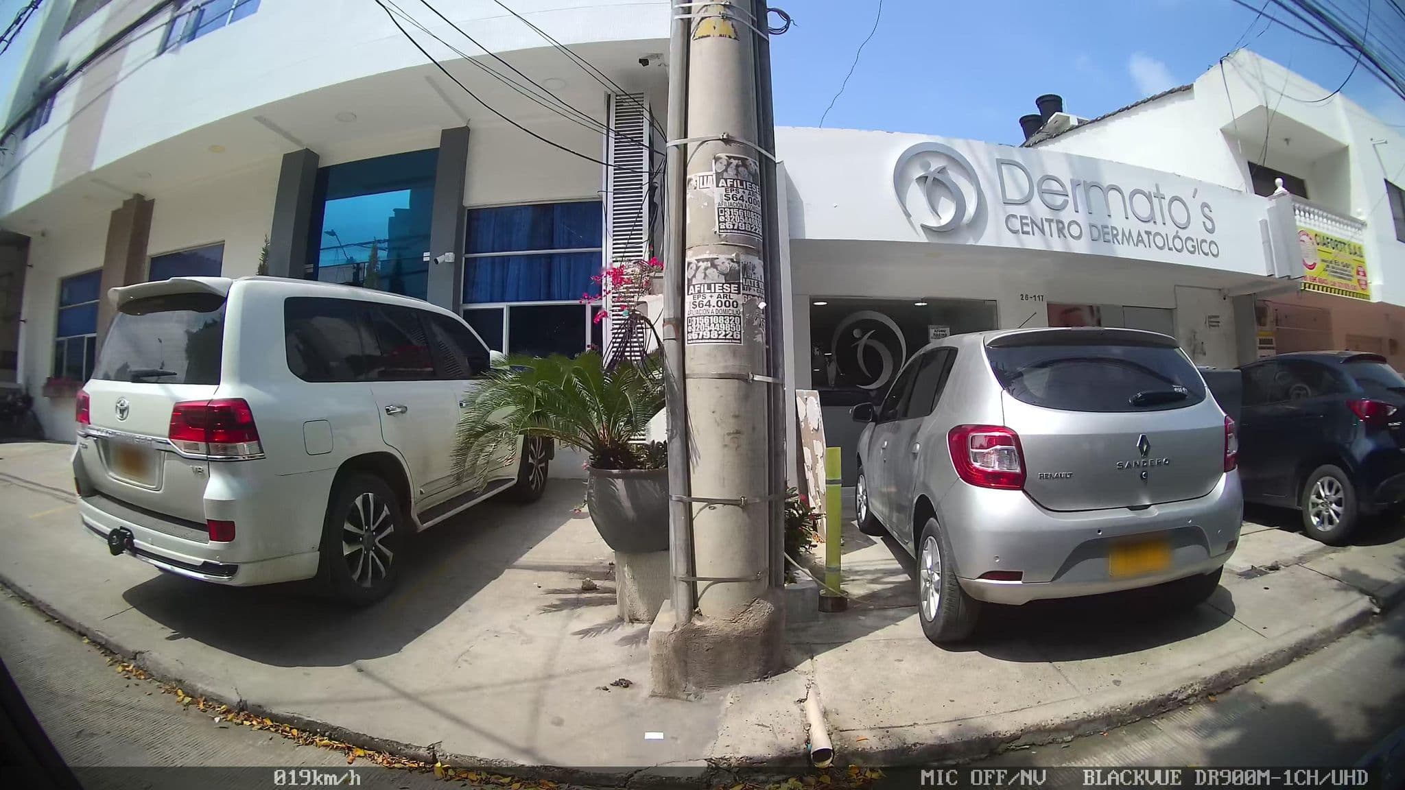 Street view near Bahia 79 Apartasuites, Cartagena — © kaart_2 (CC BY-SA · Mapillary)