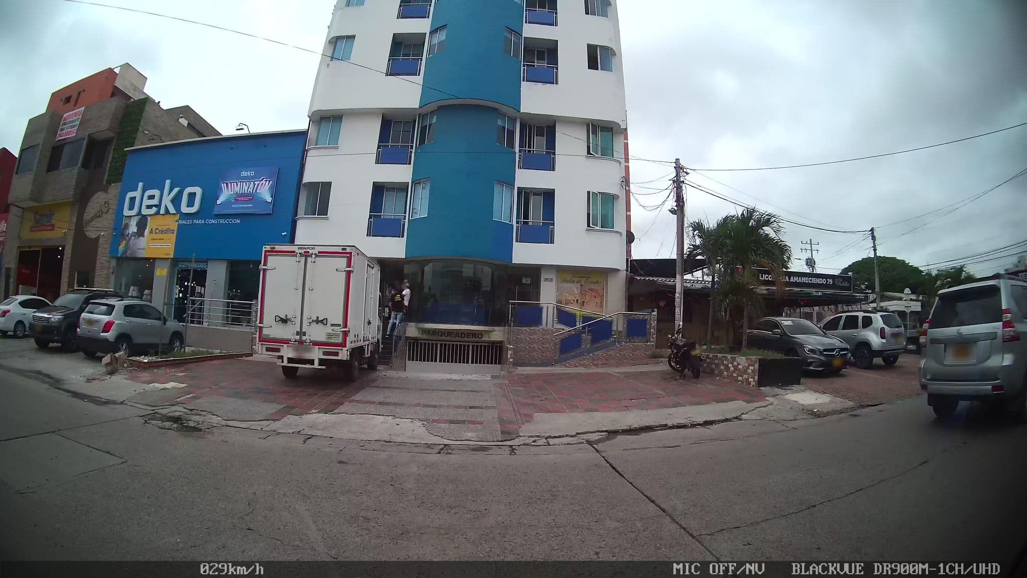 Street view near Intersuites Hotel, Barranquilla — © kaart_2 (CC BY-SA · Mapillary)