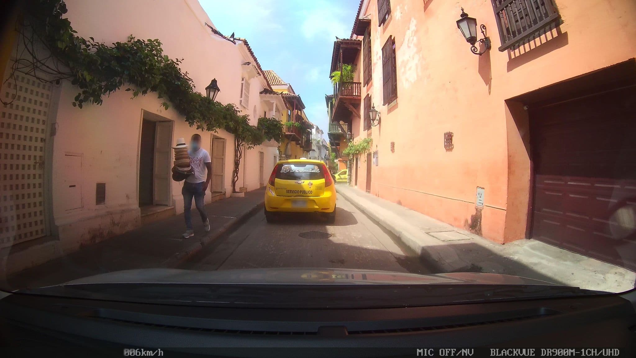 Street view near Hotel Casa La Factoria, Cartagena — © kaart_2 (CC BY-SA · Mapillary)