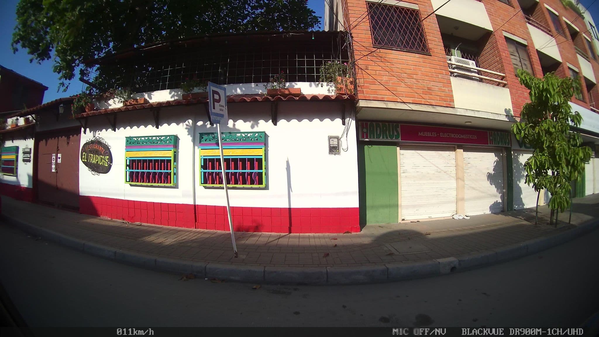 Street view near Restaurante El Trapiche, Montería — © kaart_2 (CC BY-SA · Mapillary)