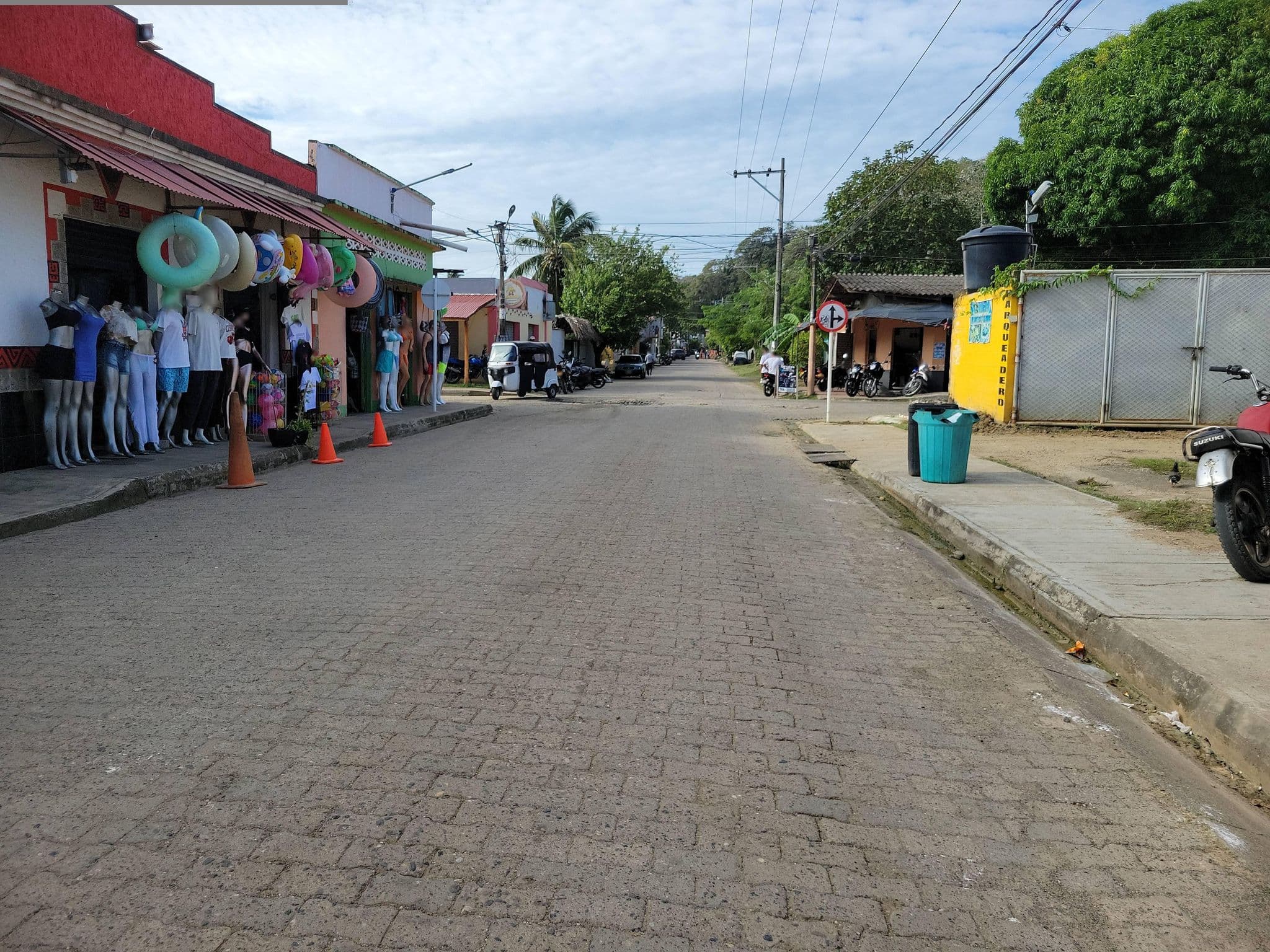 Street view near Casa De Pioneros, Necoclí — © luishernandezj10 (CC BY-SA · Mapillary)