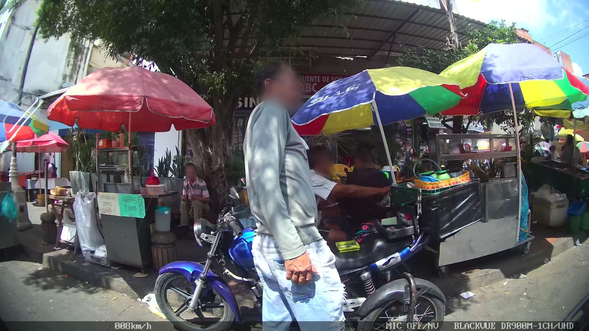 Street view near Hotel San Luis, Bucaramanga — © kaart_2 (CC BY-SA · Mapillary)