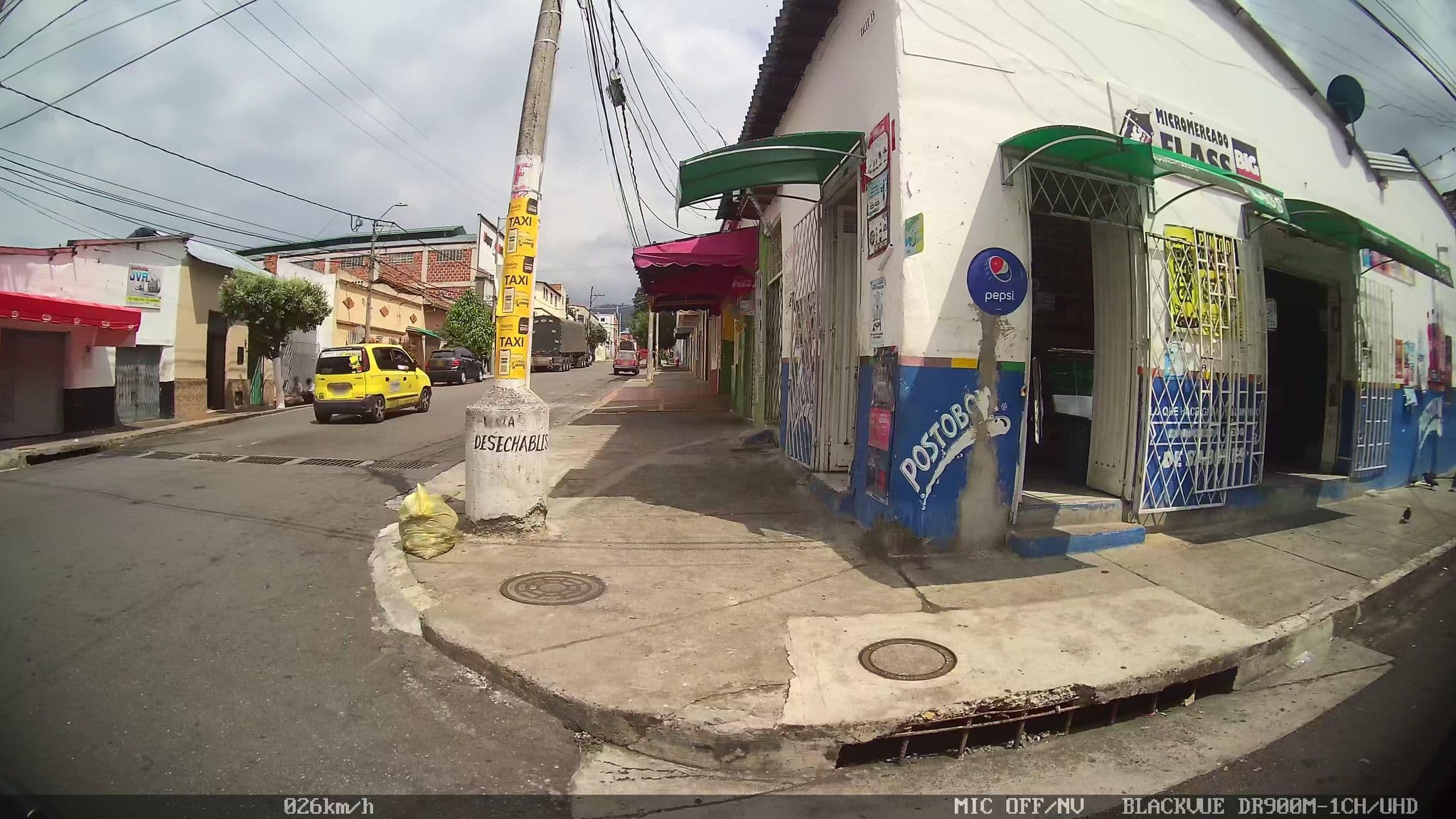 Street view near Hotel Valle Real, Bucaramanga — © kaart_2 (CC BY-SA · Mapillary)