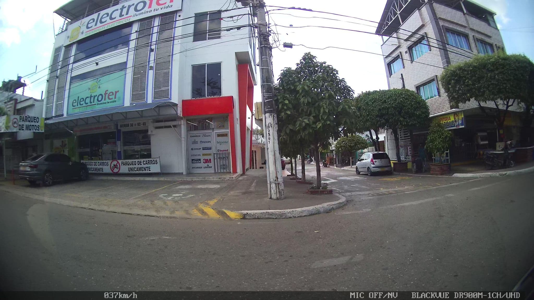 Street view near Casa Hotel 64 Street, Barrancabermeja — © kaart_2 (CC BY-SA · Mapillary)