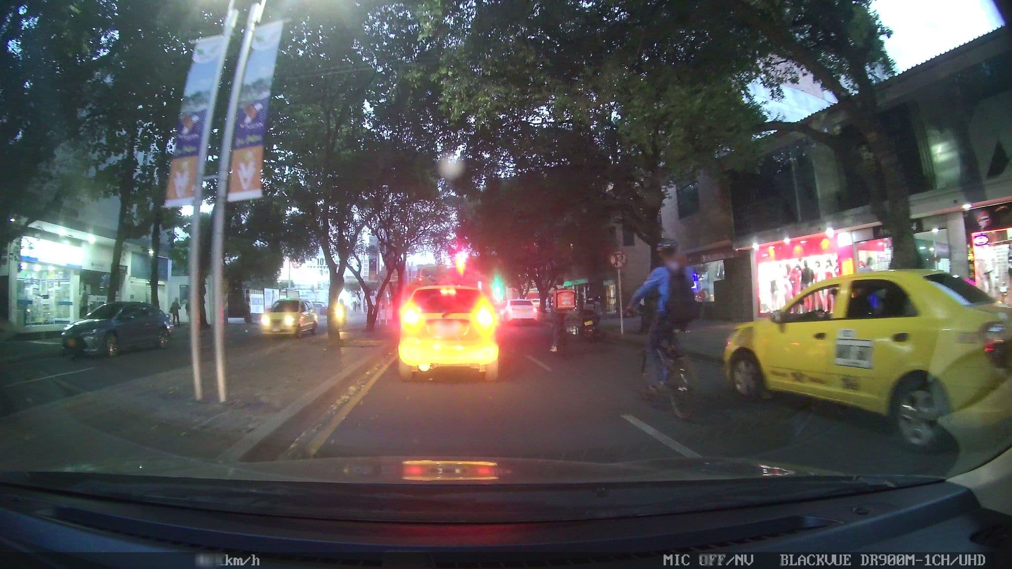 Street view near Bianco Hotel Boutique, Cúcuta — © kaart_2 (CC BY-SA · Mapillary)