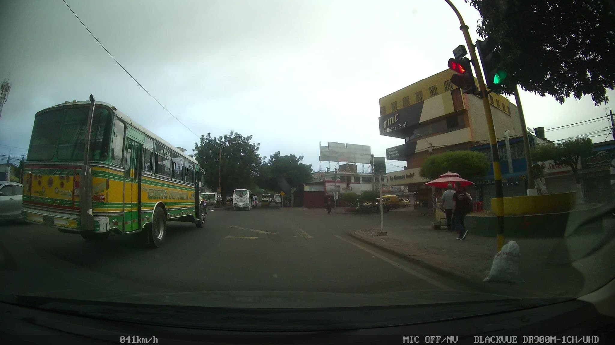 Street view near Hotel El Viajero, Cúcuta — © kaart_2 (CC BY-SA · Mapillary)