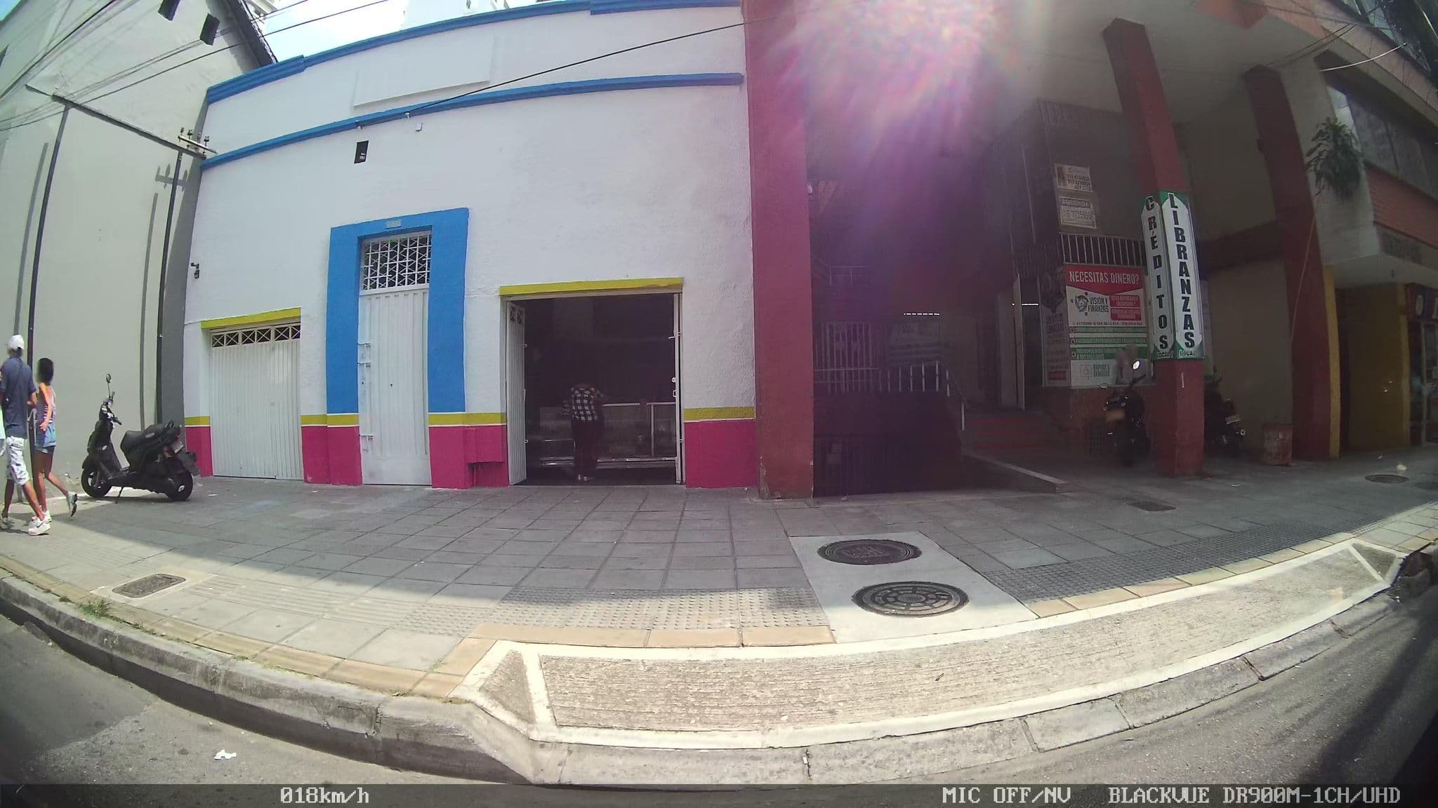 Street view near Hotel Asturias, Bucaramanga — © kaart_2 (CC BY-SA · Mapillary)