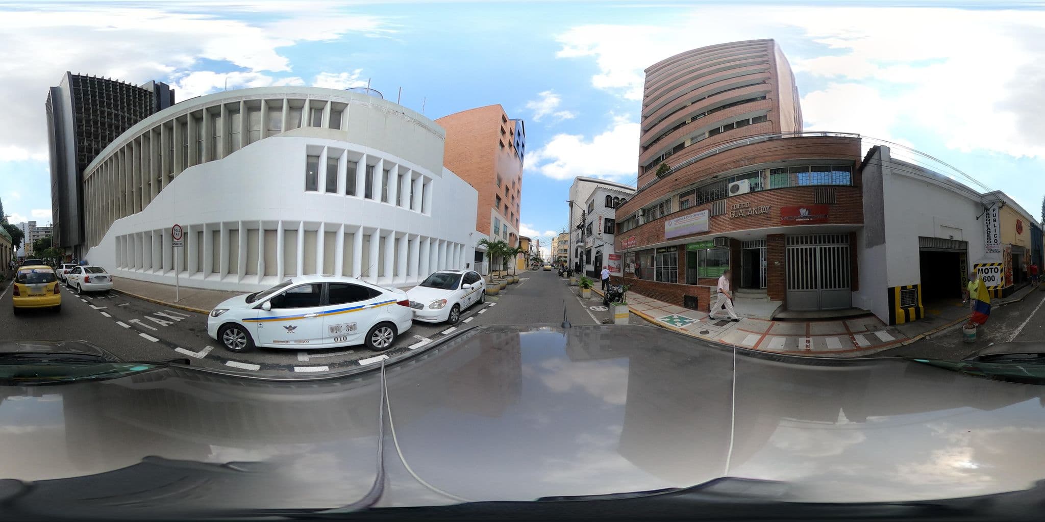 Street view near Porvenir S.A., Bucaramanga — © innerpace360 (CC BY-SA · Mapillary)