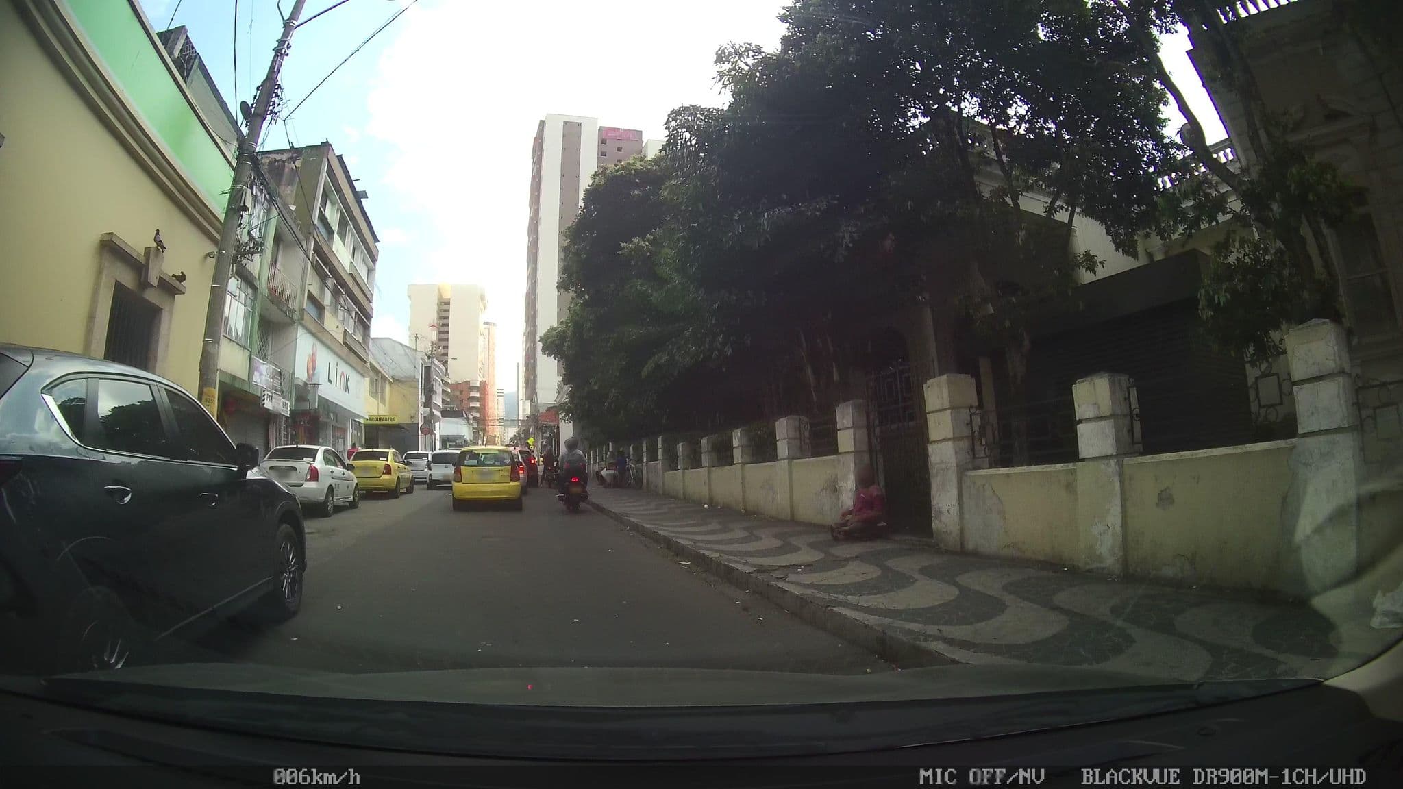 Street view near Hotel Ruitoque, Bucaramanga — © kaart_2 (CC BY-SA · Mapillary)