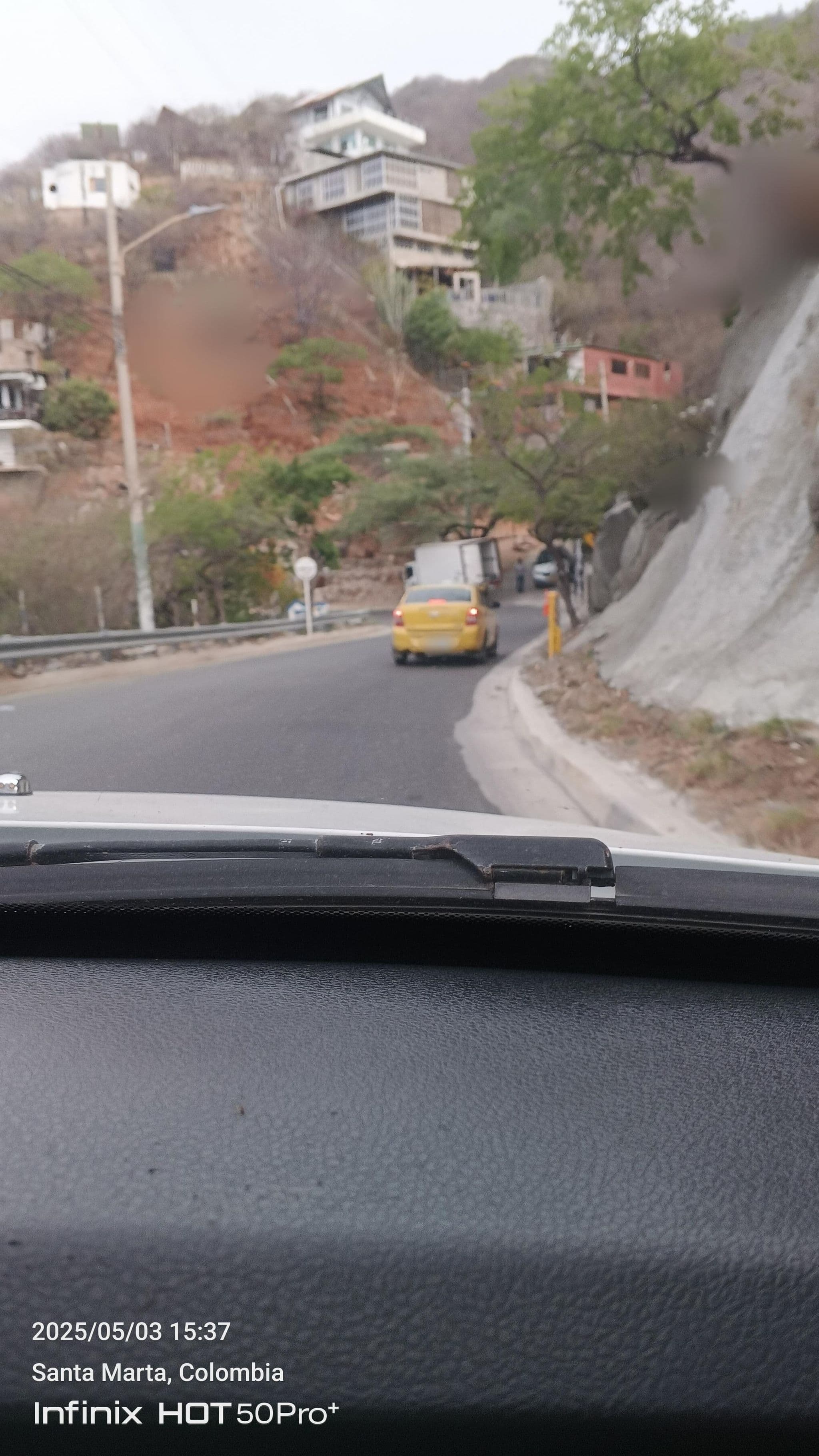 Street view near Hostal Babel Mirador, Santa Marta — © ljtoro (CC BY-SA · Mapillary)