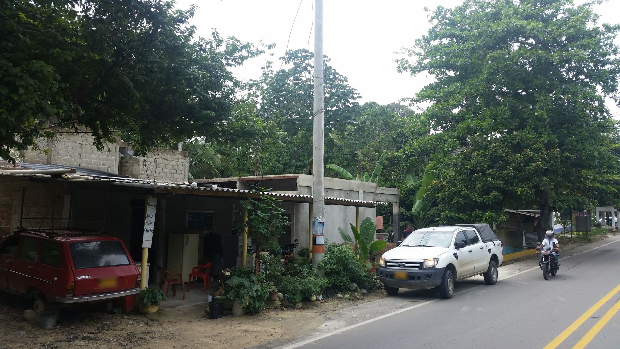Street view near Tayrona Juancho’s House Hostel, Santa Marta — © ejegg (CC BY-SA · Mapillary)