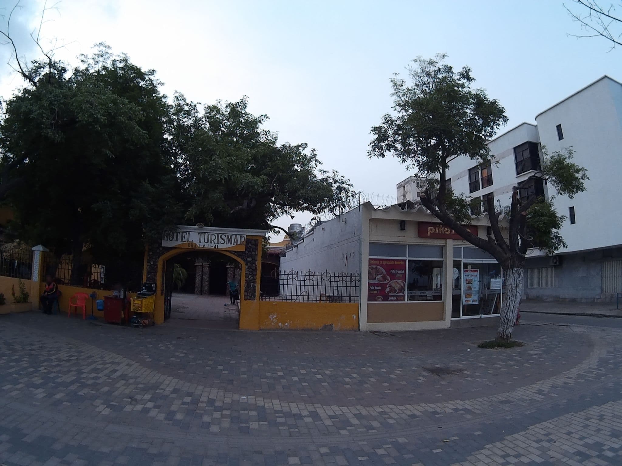 Street view near Hotel Bahia Blanca, Santa Marta — © humano (CC BY-SA · Mapillary)