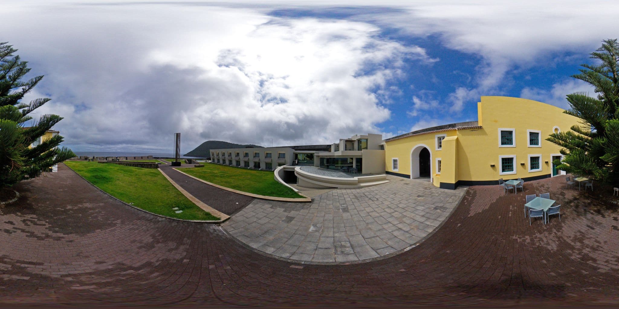 Street view near Pousada de Angra do Heroísmo, São Sebastião, Angra do Heroísmo — © AllWays360 (CC BY-SA · Mapillary)
