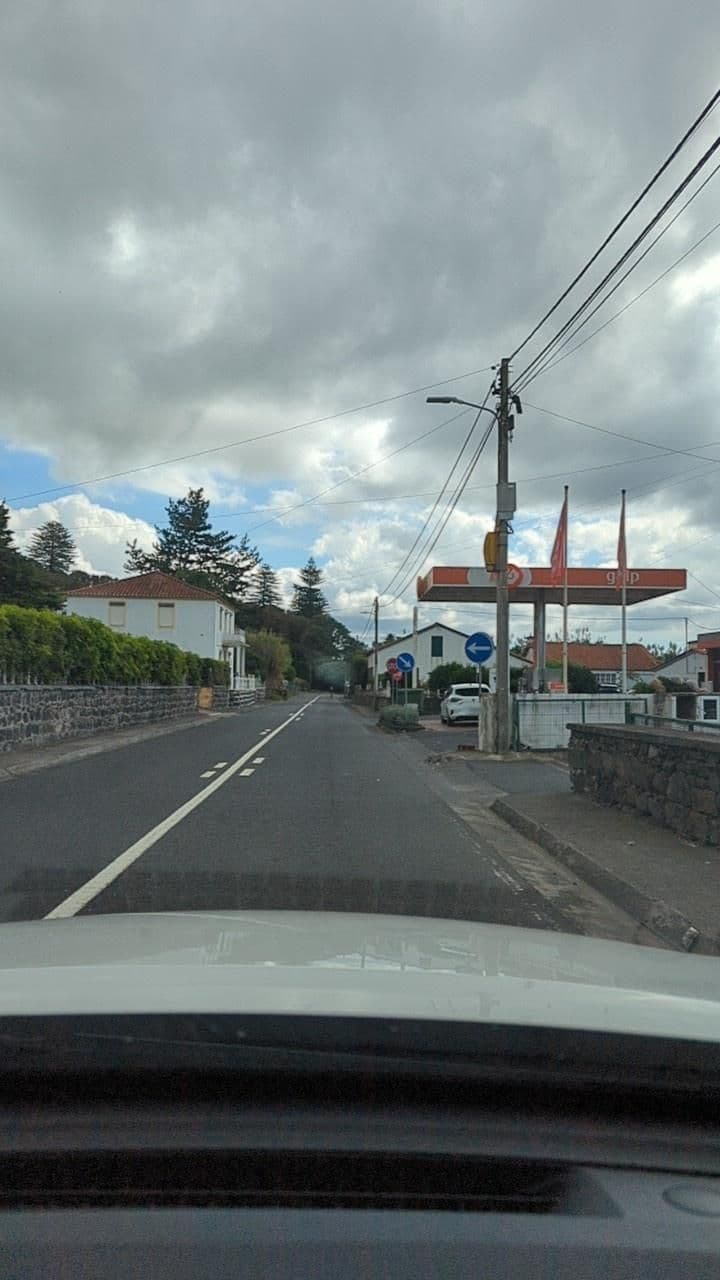 Street view near Quinta das Queimadas, Relva — © mobile1 (CC BY-SA · Mapillary)