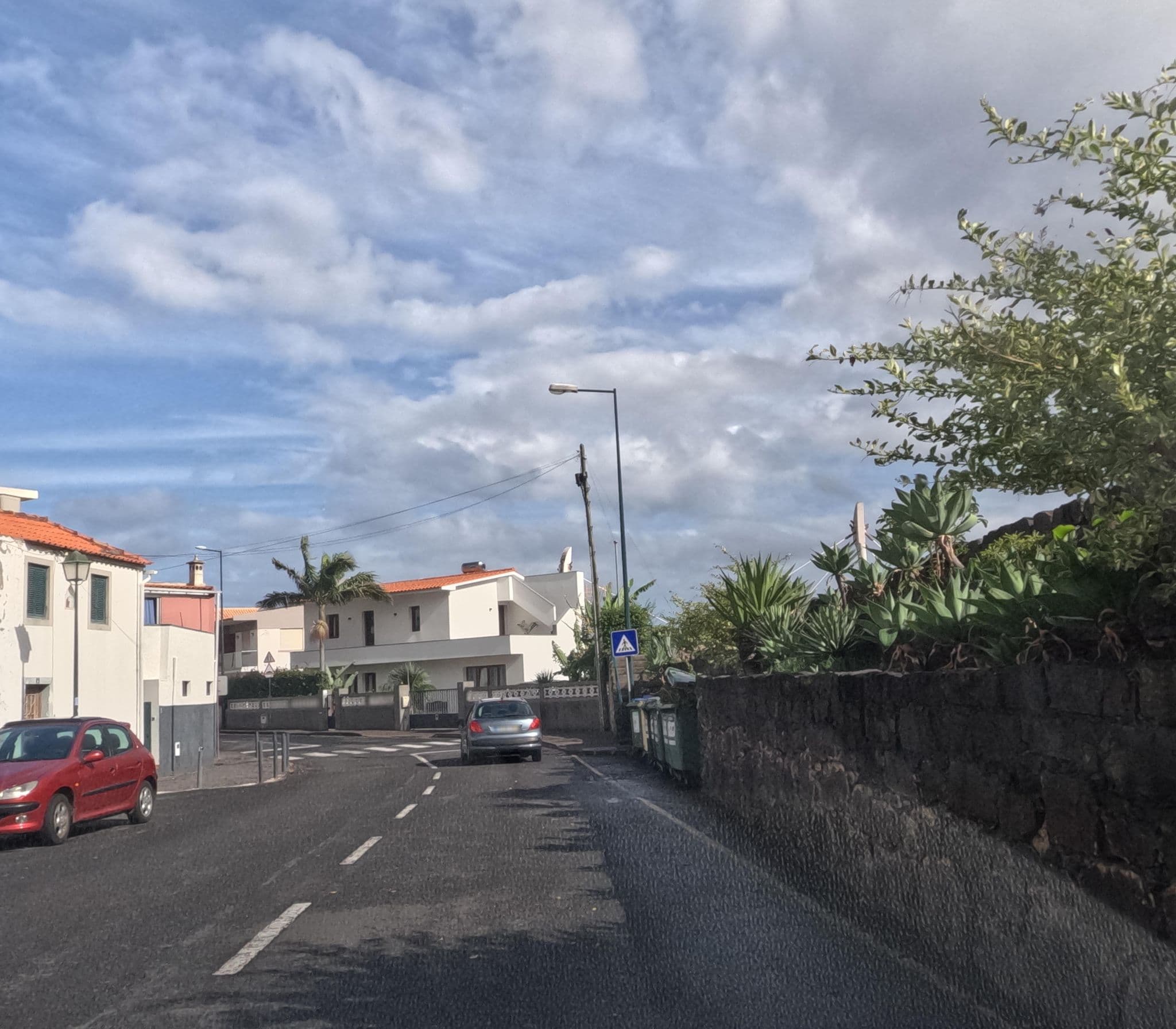 Street view near Casas do Largo dos Milagres, Machico — © nunocaldeira (CC BY-SA · Mapillary)
