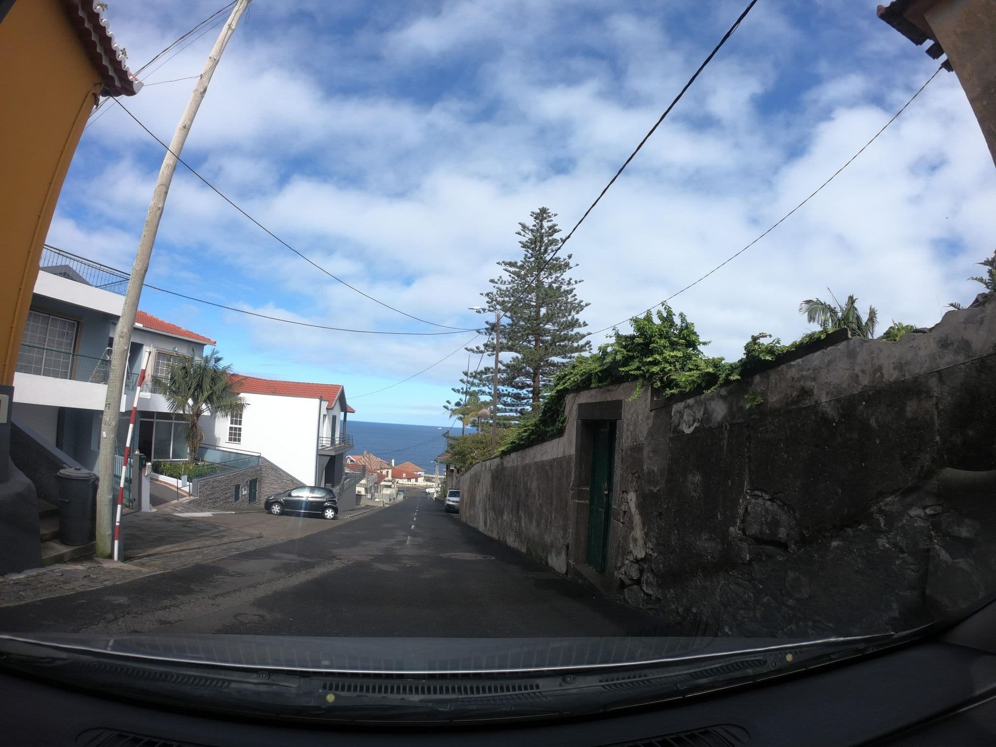 Street view near Youth Hostel Porto Moniz, Porto Moniz — © filipesilva (CC BY-SA · Mapillary)