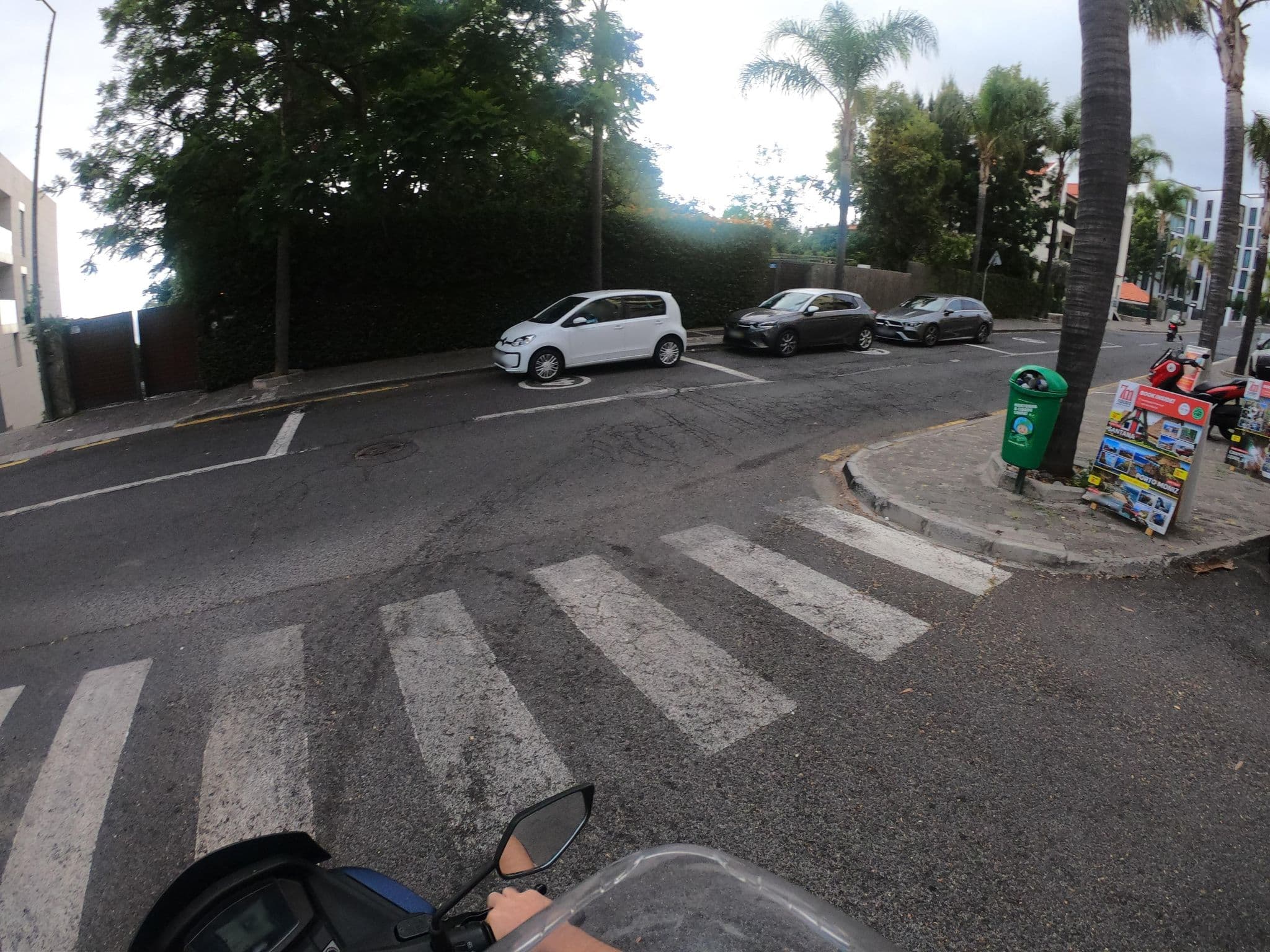 Street view near Résidence Pierre & Vacances Madeira Golden, São Martinho — © filipesilva (CC BY-SA · Mapillary)