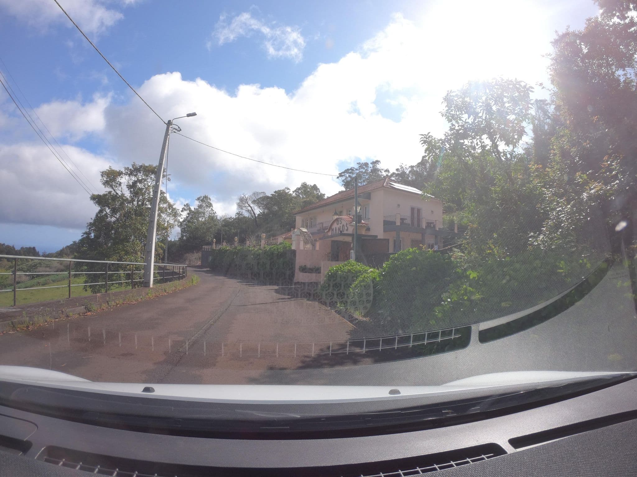 Street view near Os Manos, Faial — © filipesilva (CC BY-SA · Mapillary)